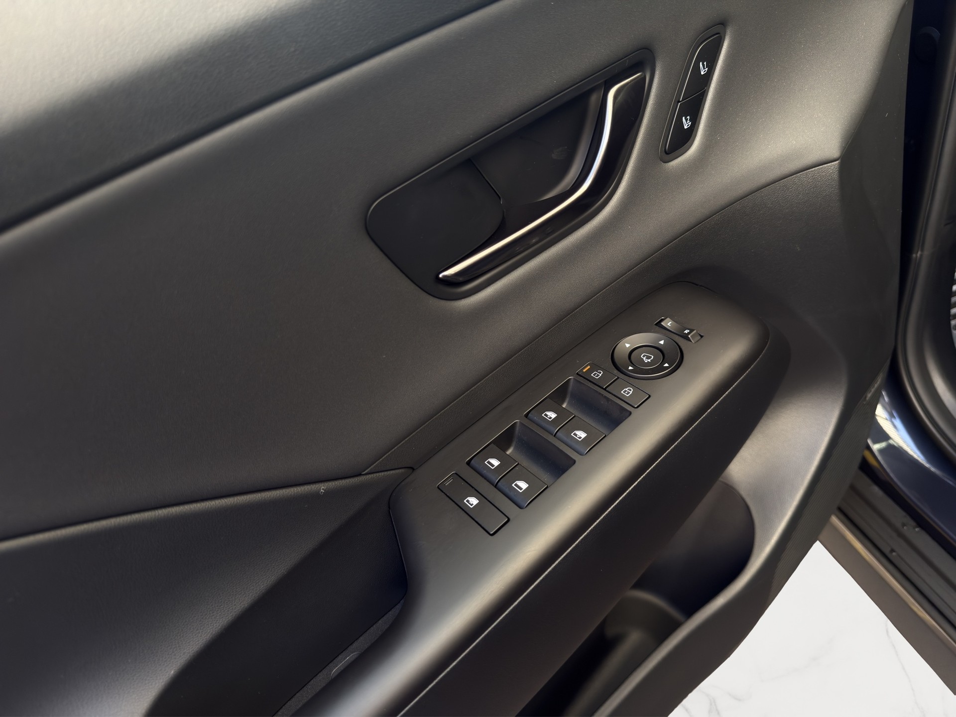 HYUNDAI Kona 1.6 GDi HEV N Line DCT-image-11