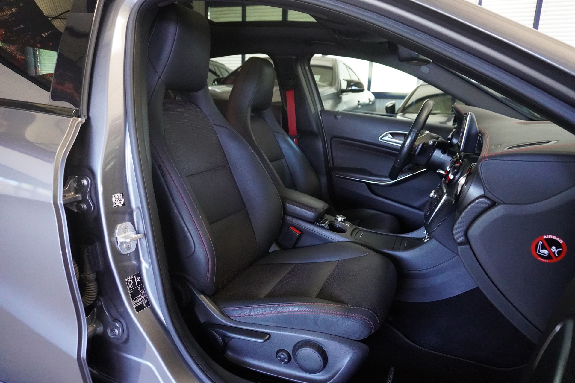 MERCEDES-BENZ A 250 Sport 4Matic 7G-DCT AMG EXKLUSIV-PAKET-image-5