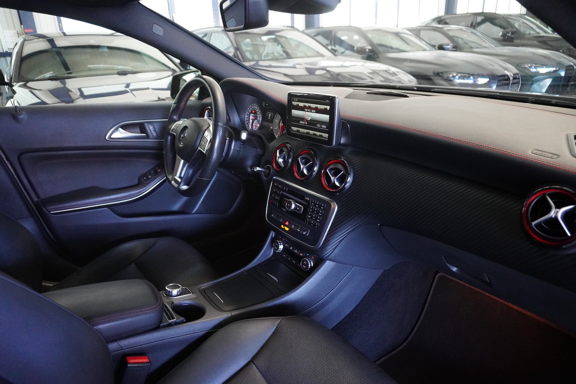 MERCEDES-BENZ A 250 Sport 4Matic 7G-DCT AMG EXKLUSIV-PAKET-image-4