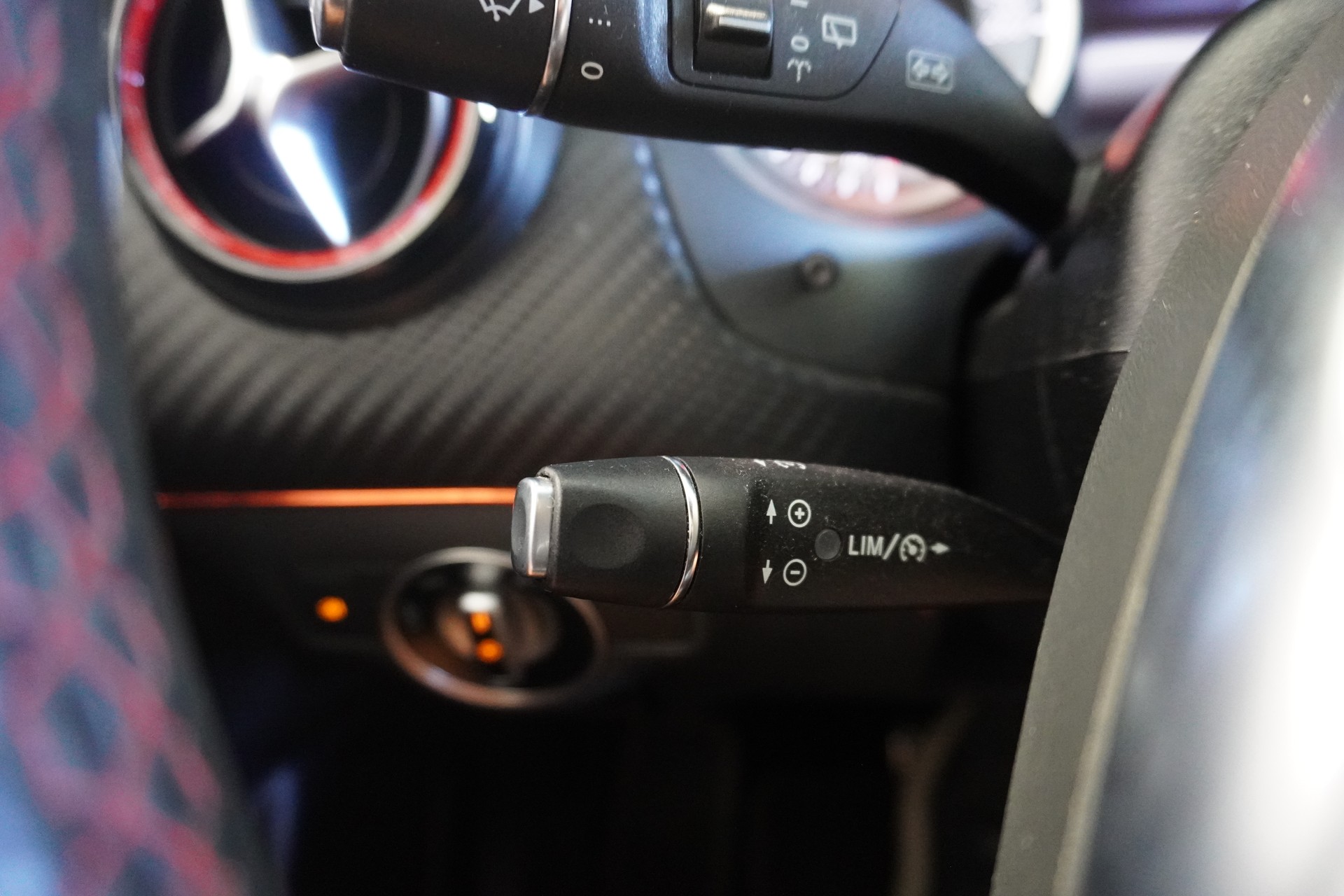 MERCEDES-BENZ A 250 Sport 4Matic 7G-DCT AMG EXKLUSIV-PAKET-image-9