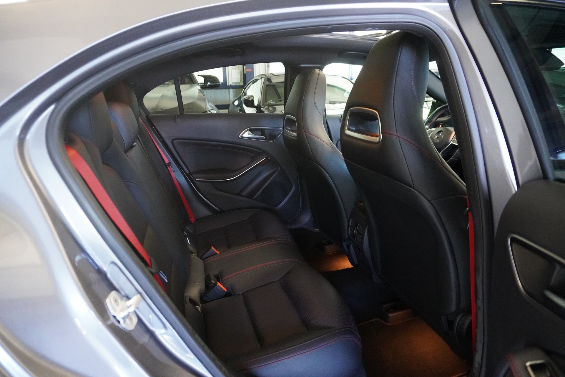 MERCEDES-BENZ A 250 Sport 4Matic 7G-DCT AMG EXKLUSIV-PAKET-image-12