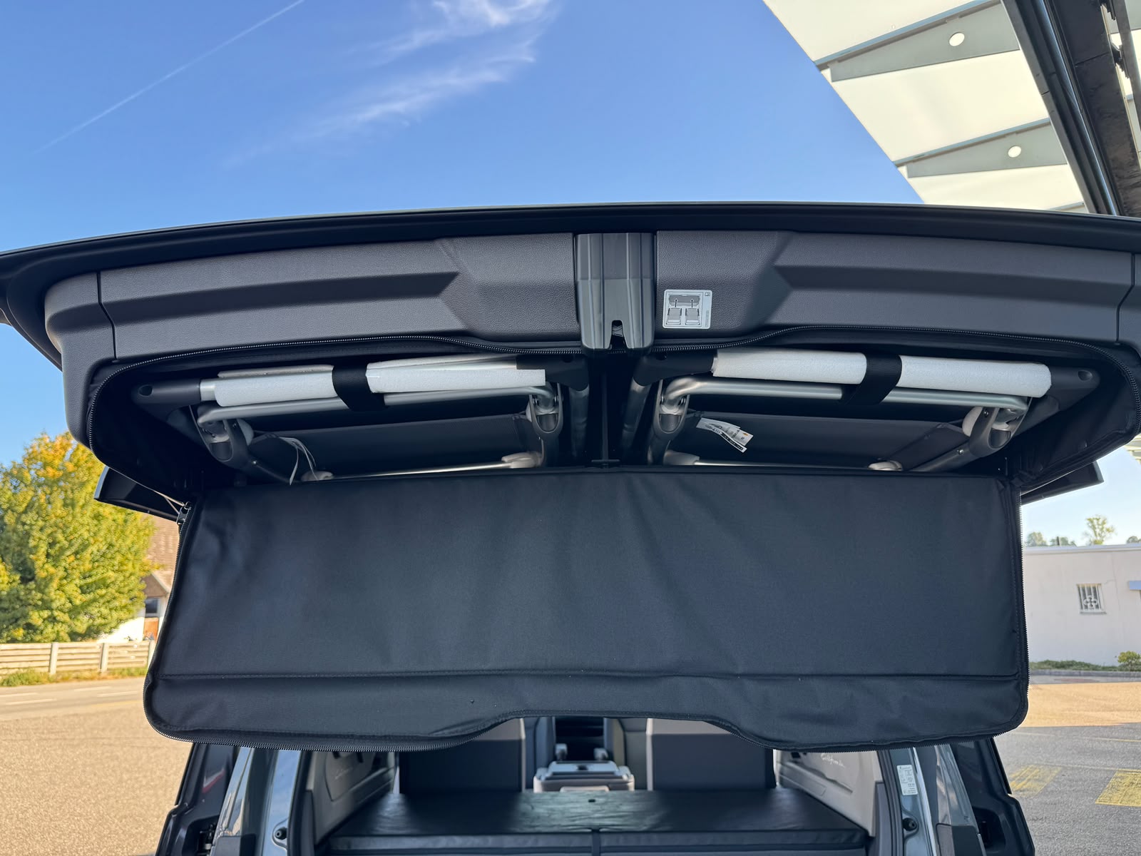 VW California eHybrid Beach Camper Liberty 4Motion / 4x4 mit 5-Sitzplätzen-image-11