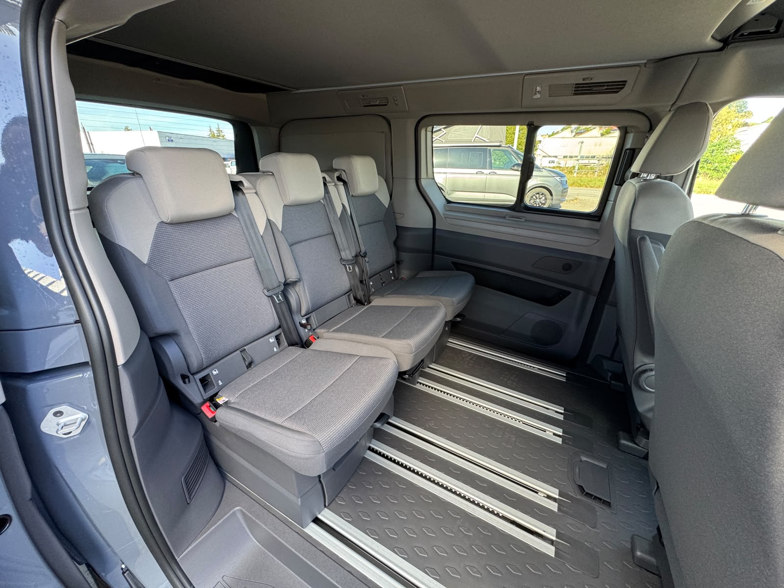 VW California eHybrid Beach Camper Liberty 4Motion / 4x4 mit 5-Sitzplätzen-image-18