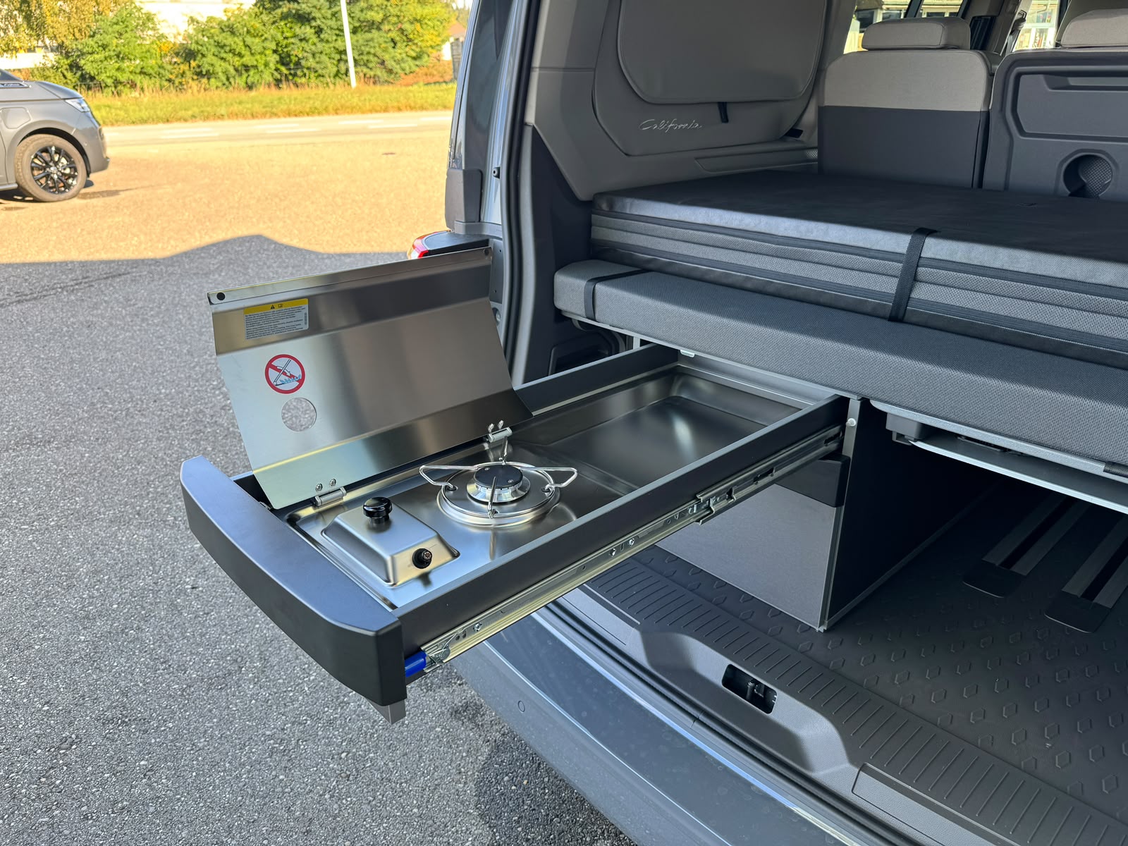 VW California eHybrid Beach Camper Liberty 4Motion / 4x4 mit 5-Sitzplätzen-image-4