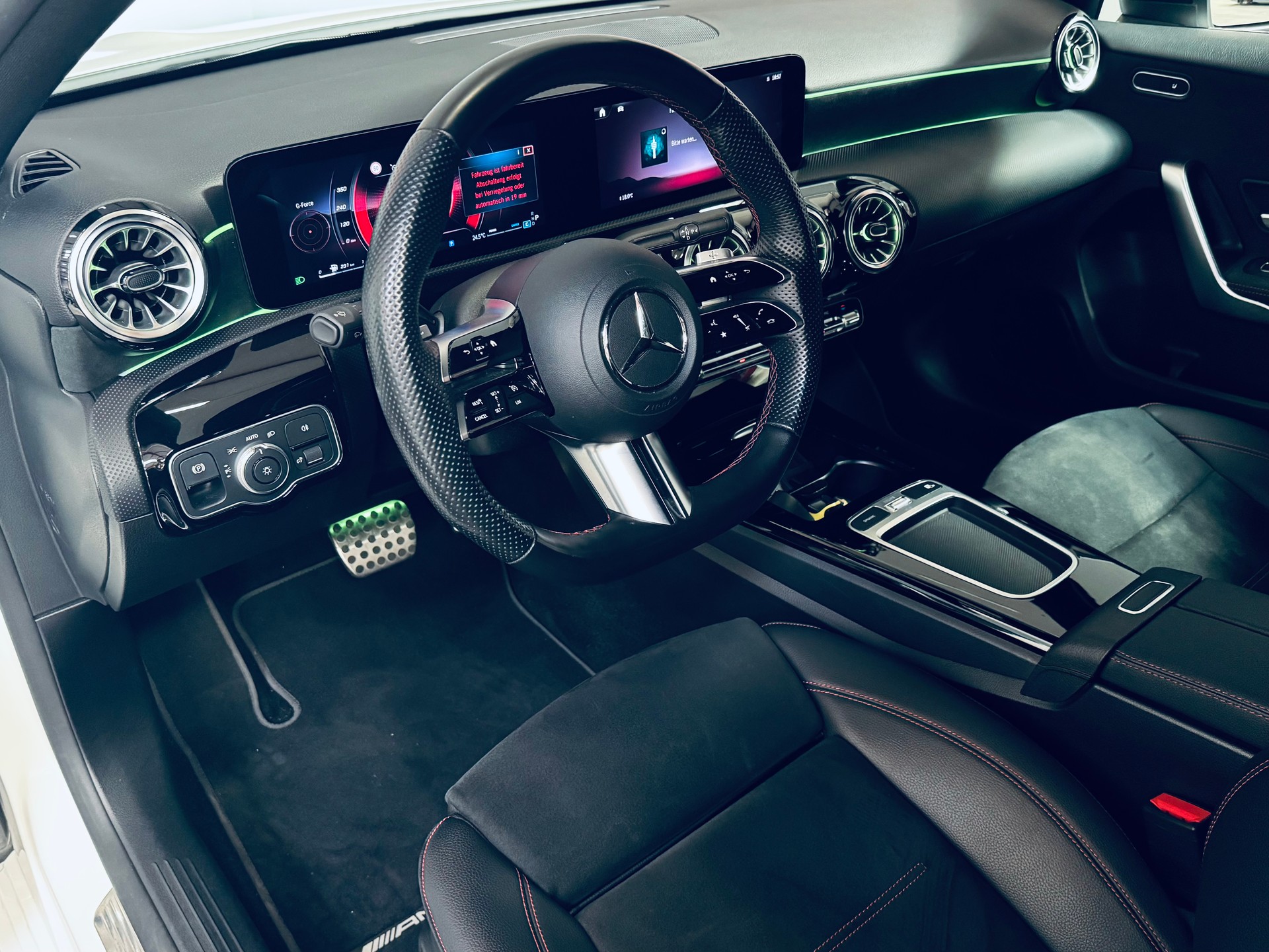 MERCEDES-BENZ A 250 4Matic AMG Line 4Matic 7G-DCT-image-11