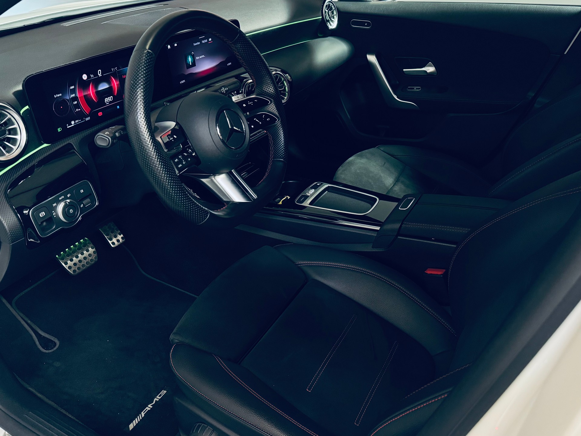 MERCEDES-BENZ A 250 4Matic AMG Line 4Matic 7G-DCT-image-10
