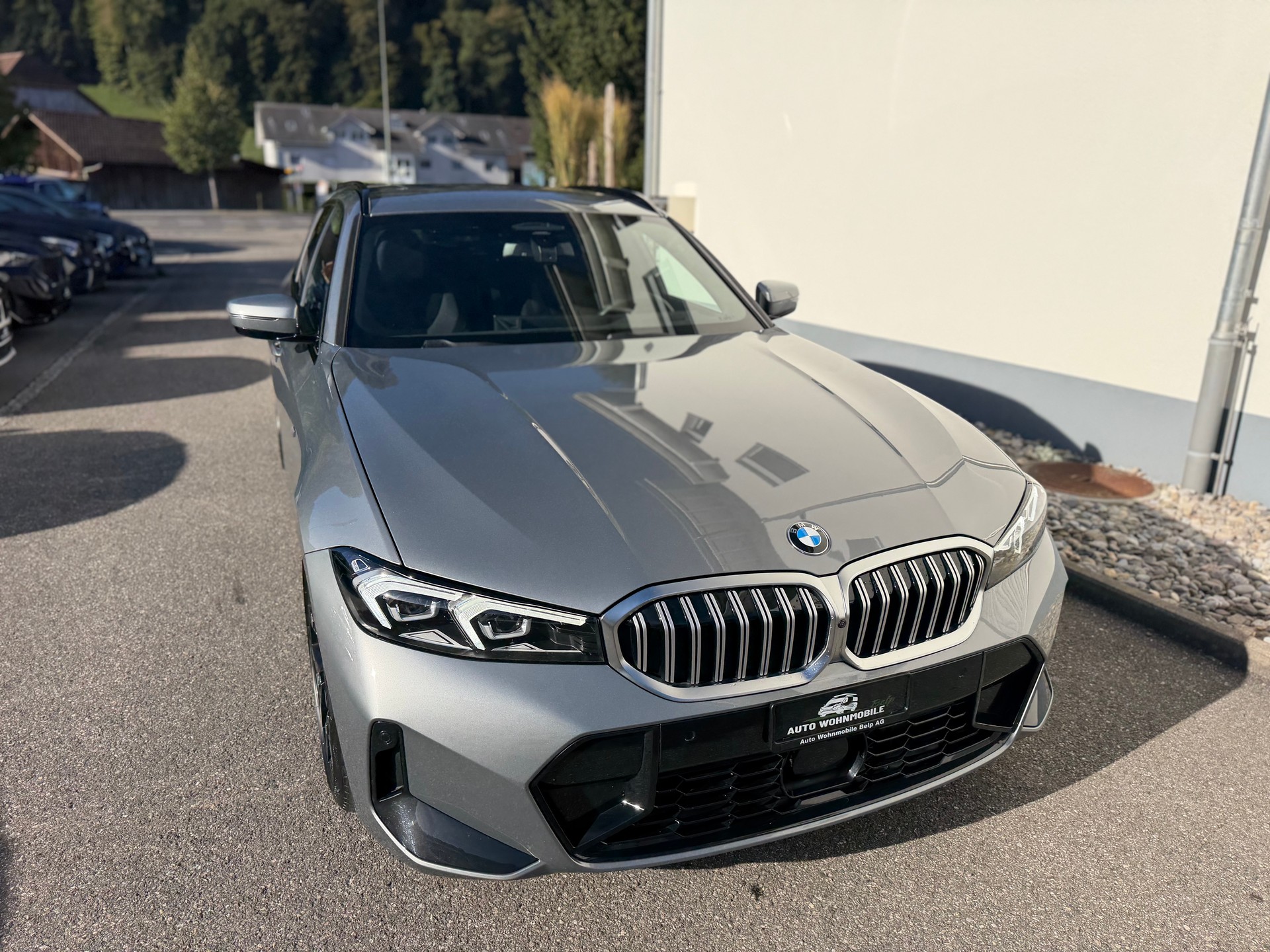 BMW 320d xDrive 48V Touring Steptronic M Sport-image-0