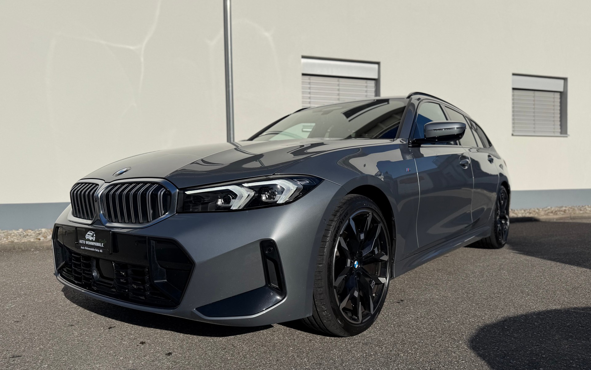 BMW 320d xDrive 48V Touring Steptronic M Sport-image-10