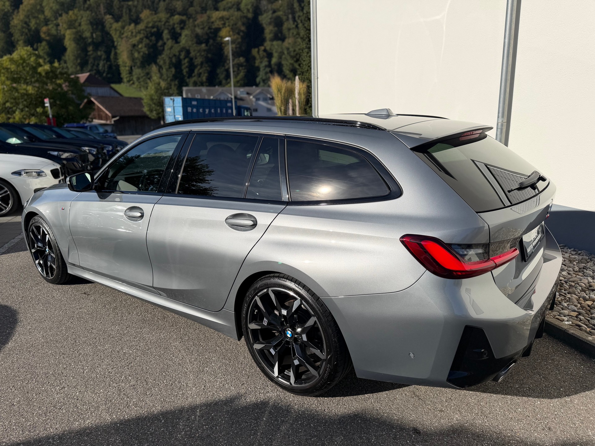 BMW 320d xDrive 48V Touring Steptronic M Sport-image-13