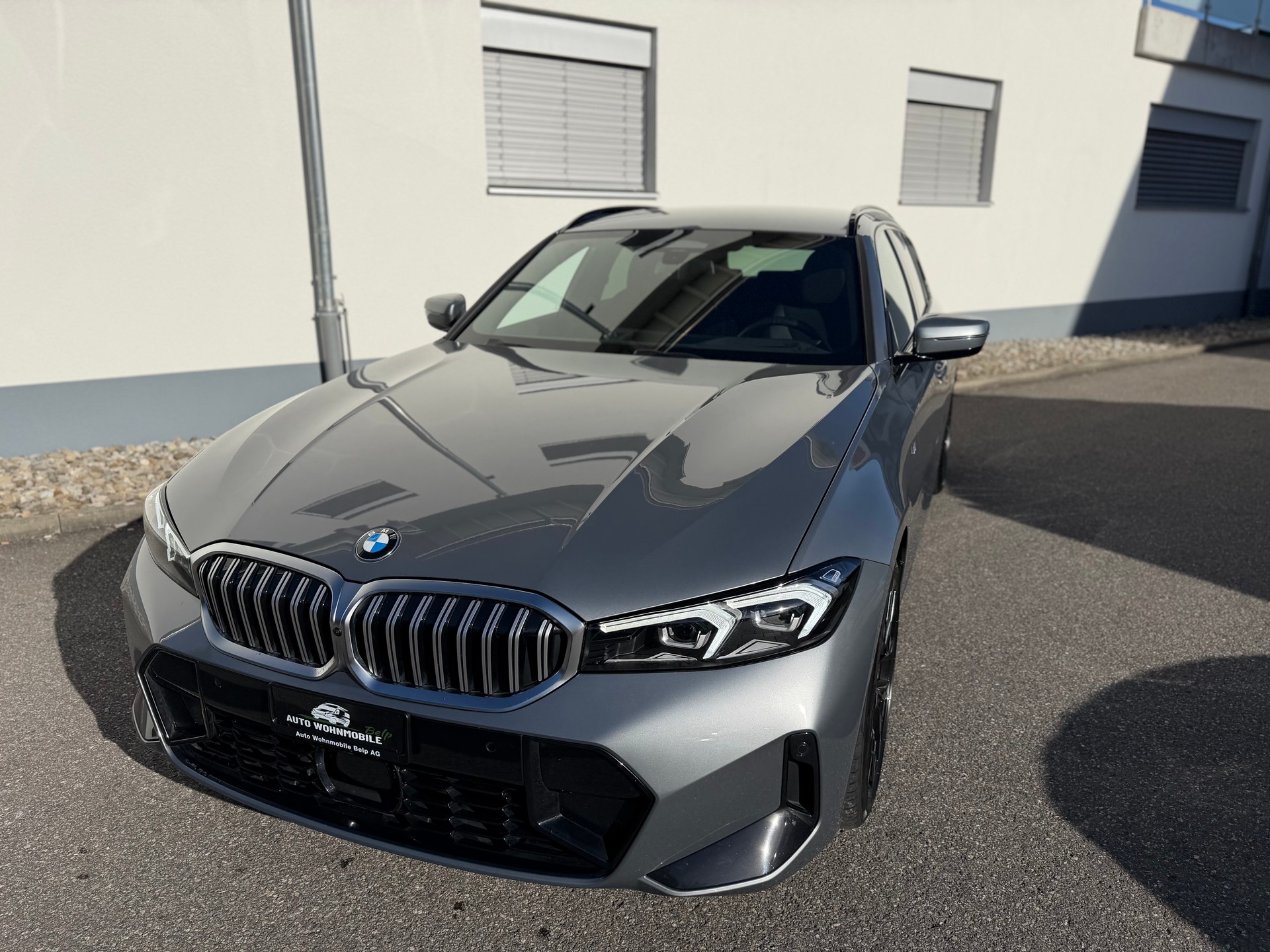BMW 320d xDrive 48V Touring Steptronic M Sport-image-9