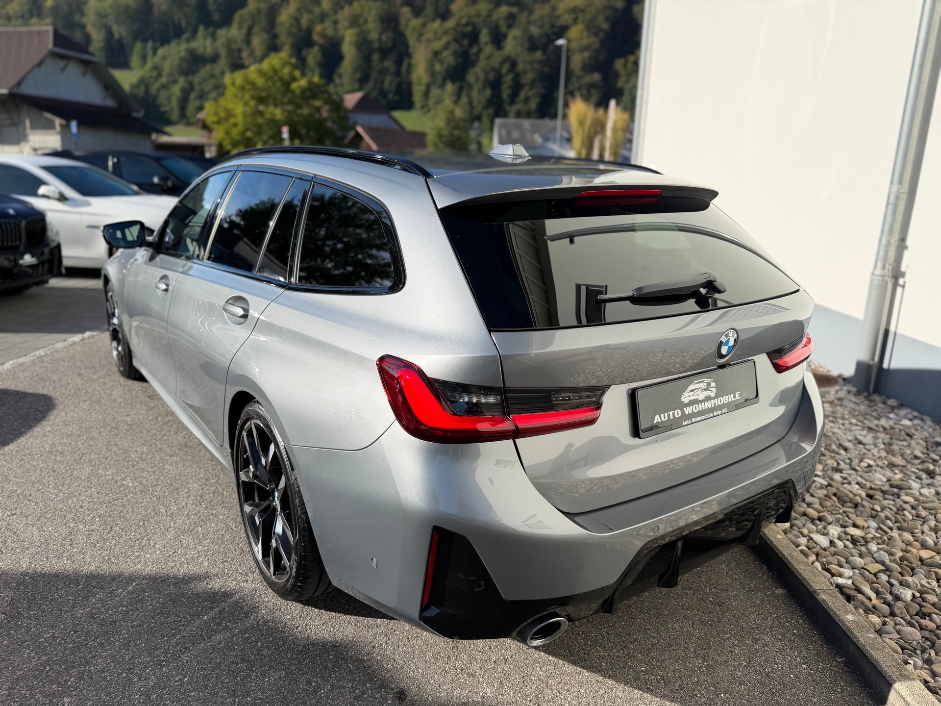BMW 320d xDrive 48V Touring Steptronic M Sport-image-14