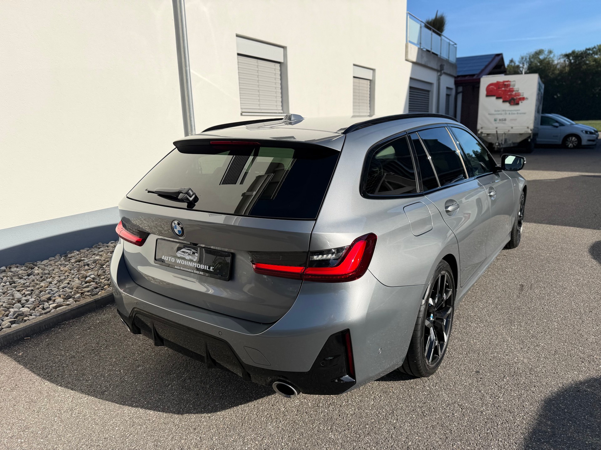 BMW 320d xDrive 48V Touring Steptronic M Sport-image-6