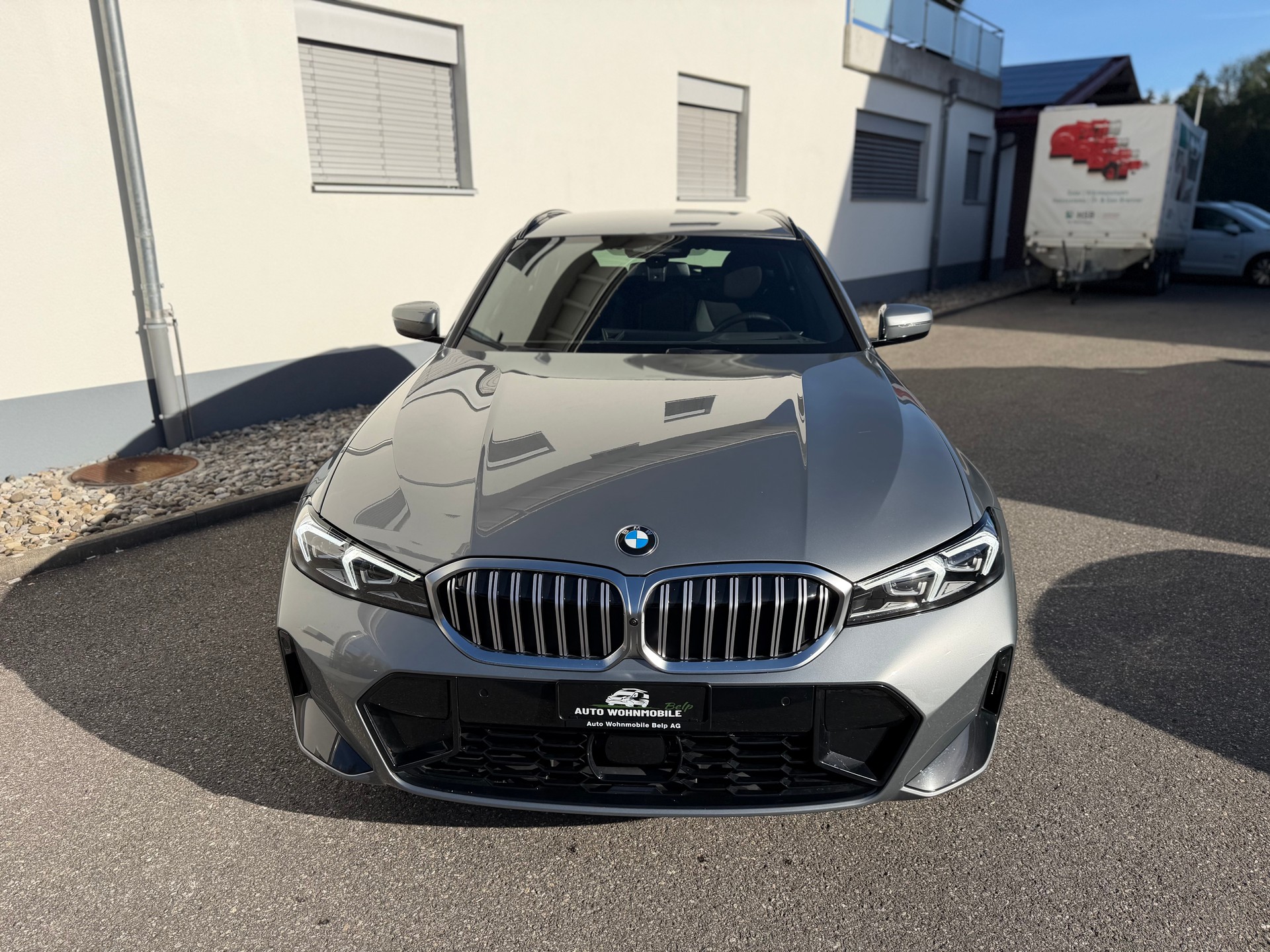BMW 320d xDrive 48V Touring Steptronic M Sport-image-8