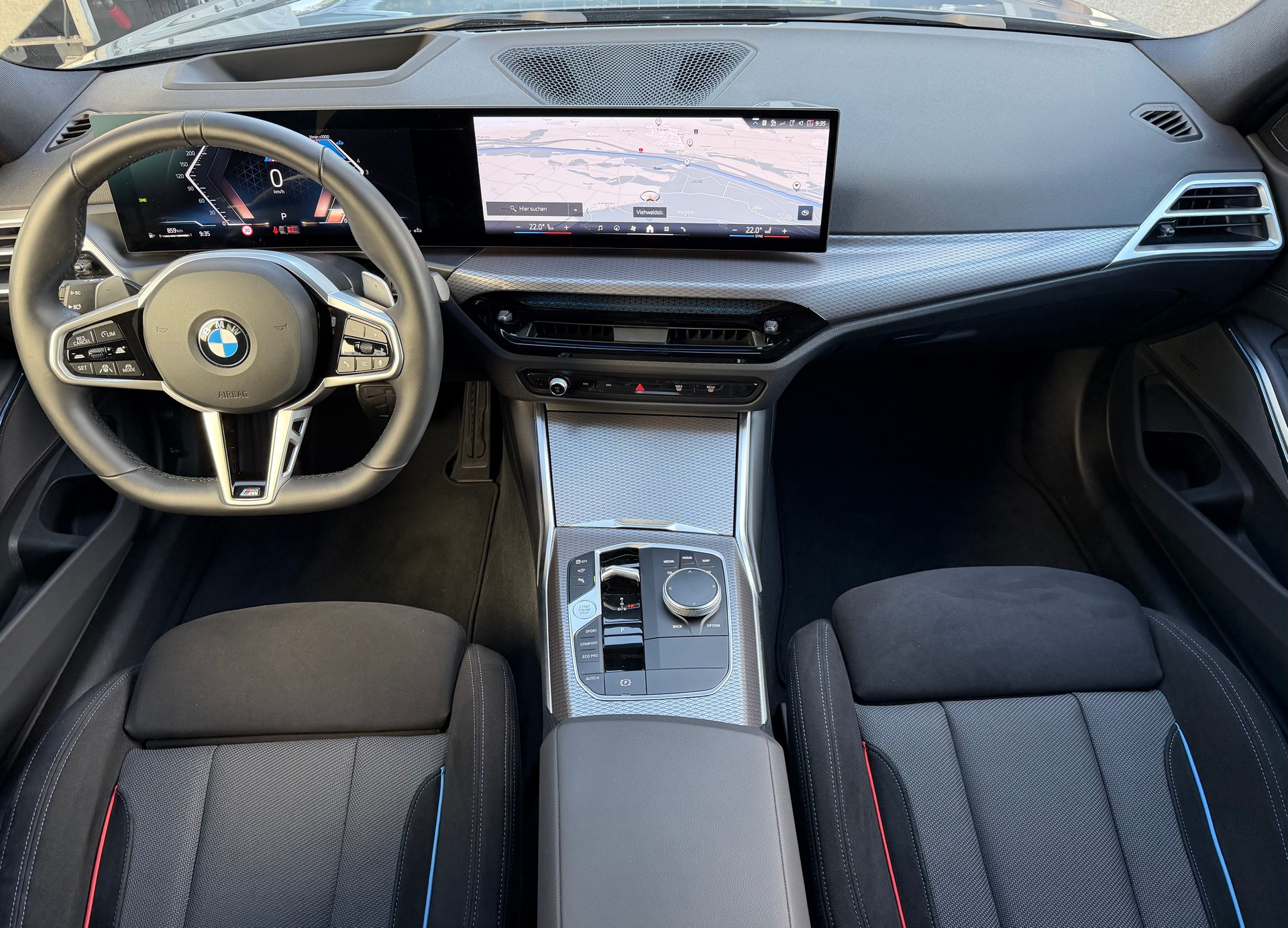 BMW 320d xDrive 48V Touring Steptronic M Sport-image-18