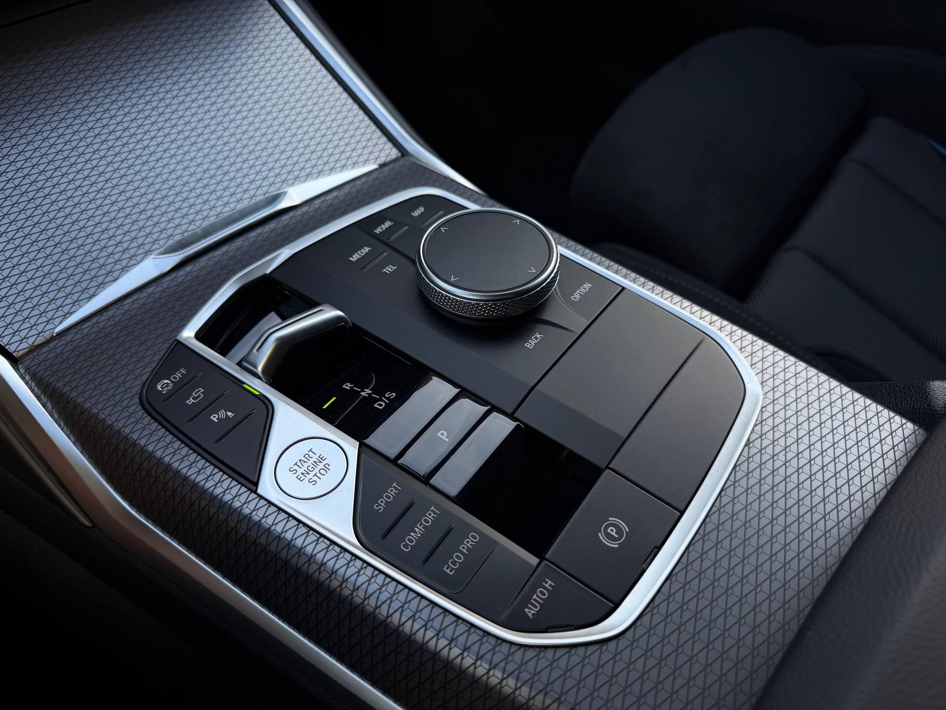 BMW 320d xDrive 48V Touring Steptronic M Sport-image-26