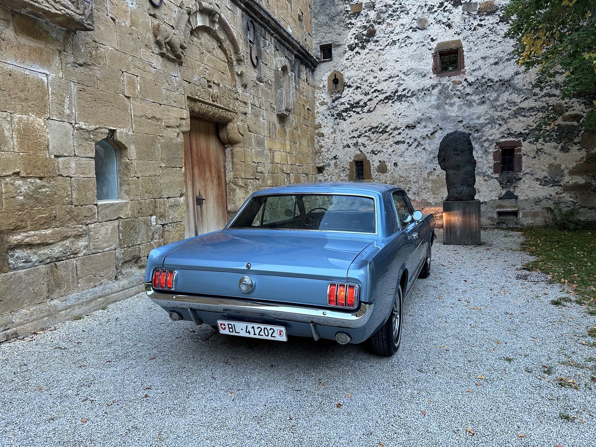 FORD MUSTANG-image-2