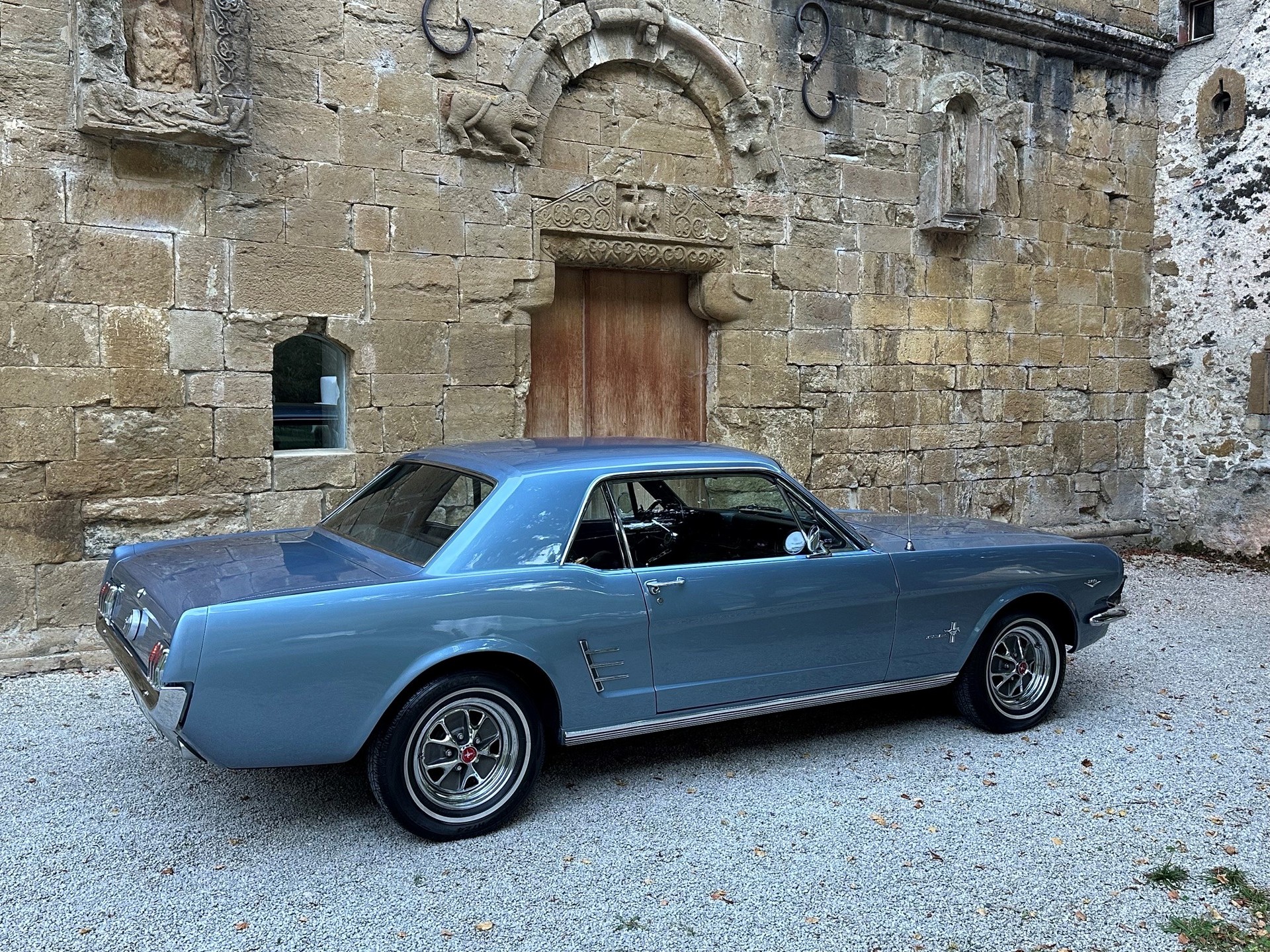 FORD MUSTANG-image-4