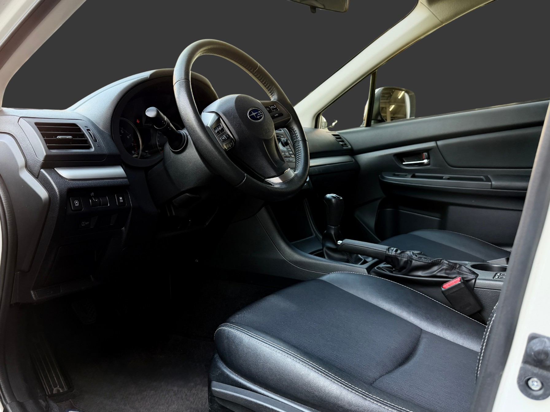 SUBARU Impreza 1.6 Swiss two-image-15