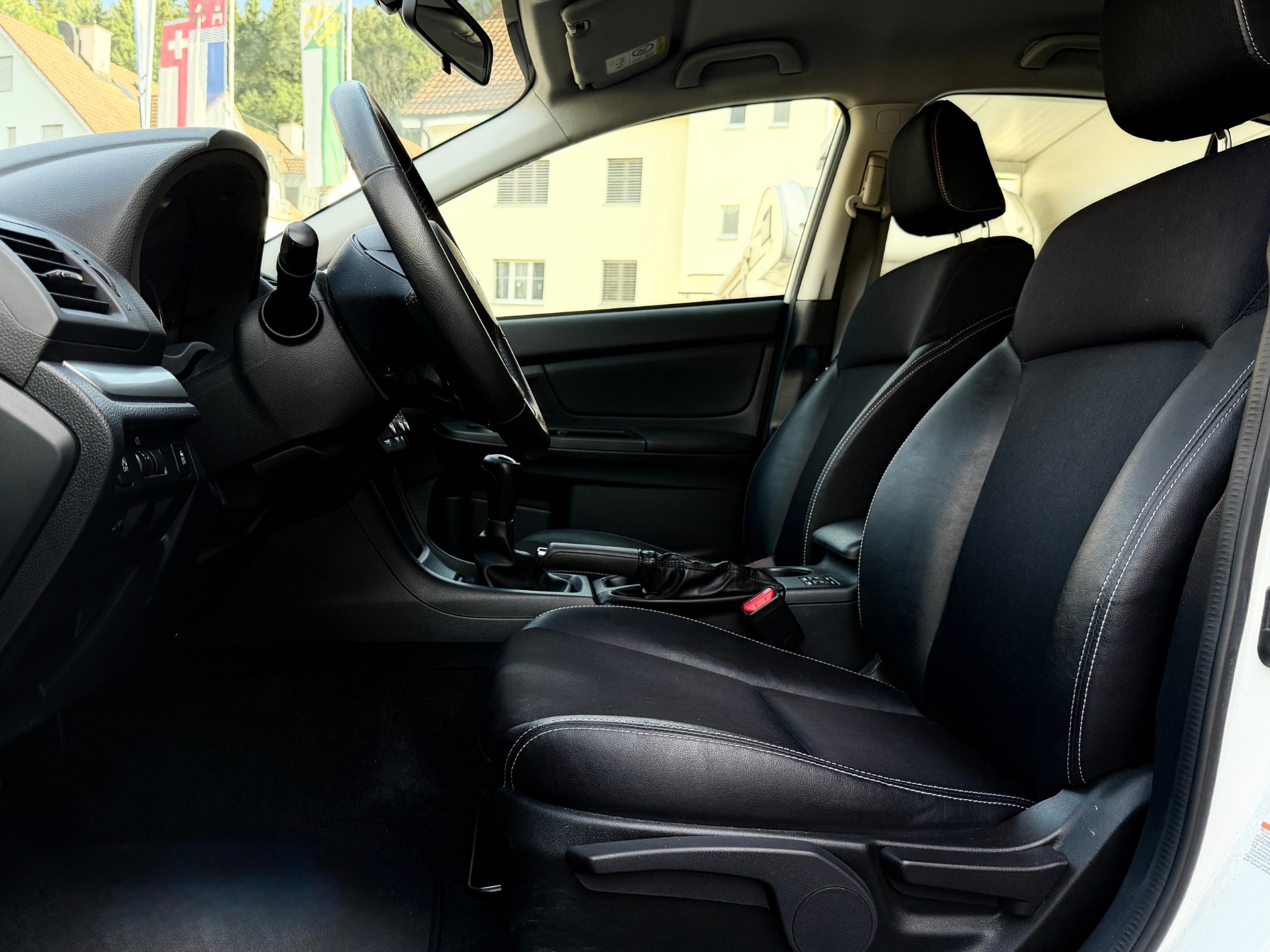 SUBARU Impreza 1.6 Swiss two-image-14