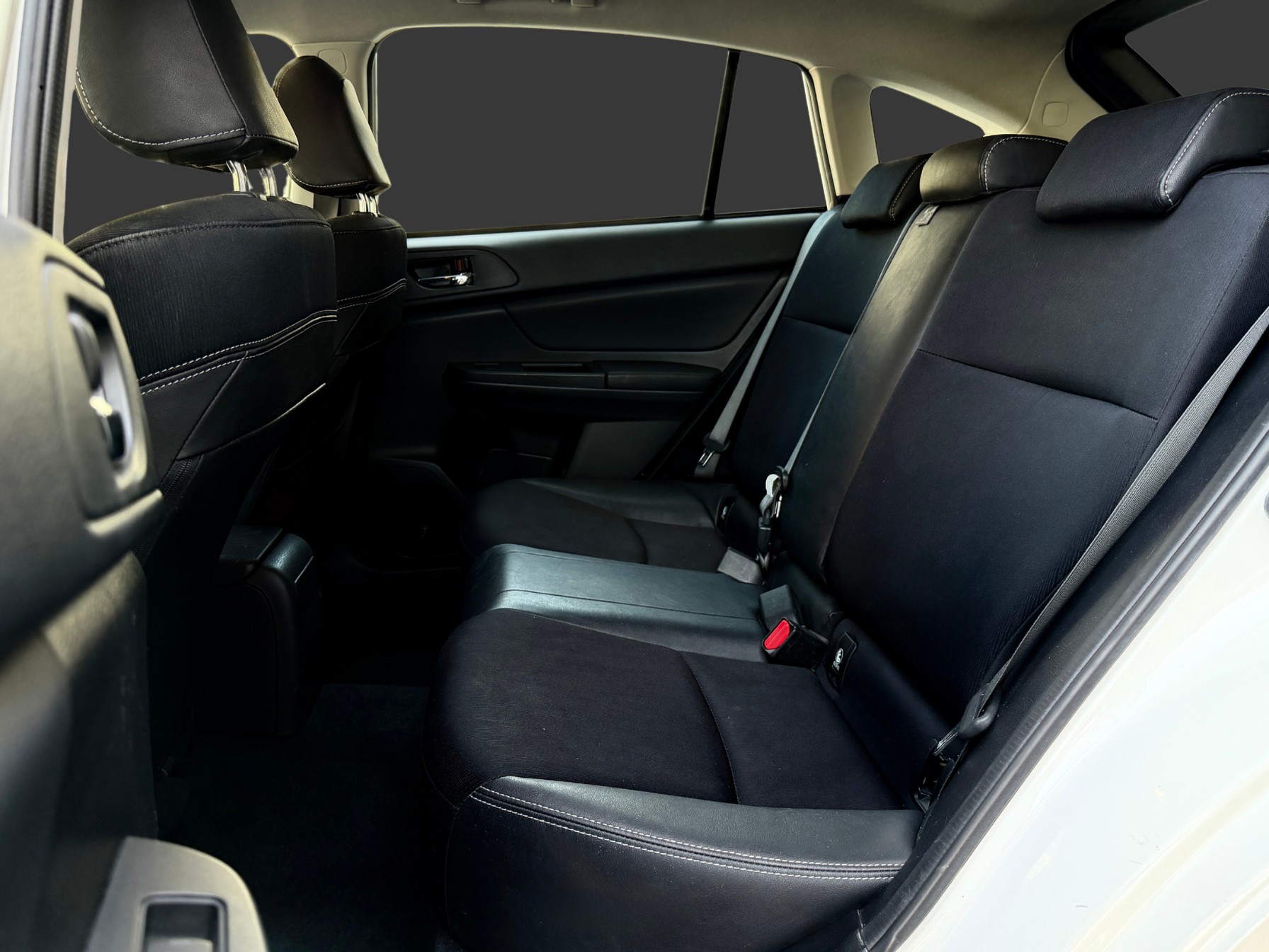 SUBARU Impreza 1.6 Swiss two-image-25