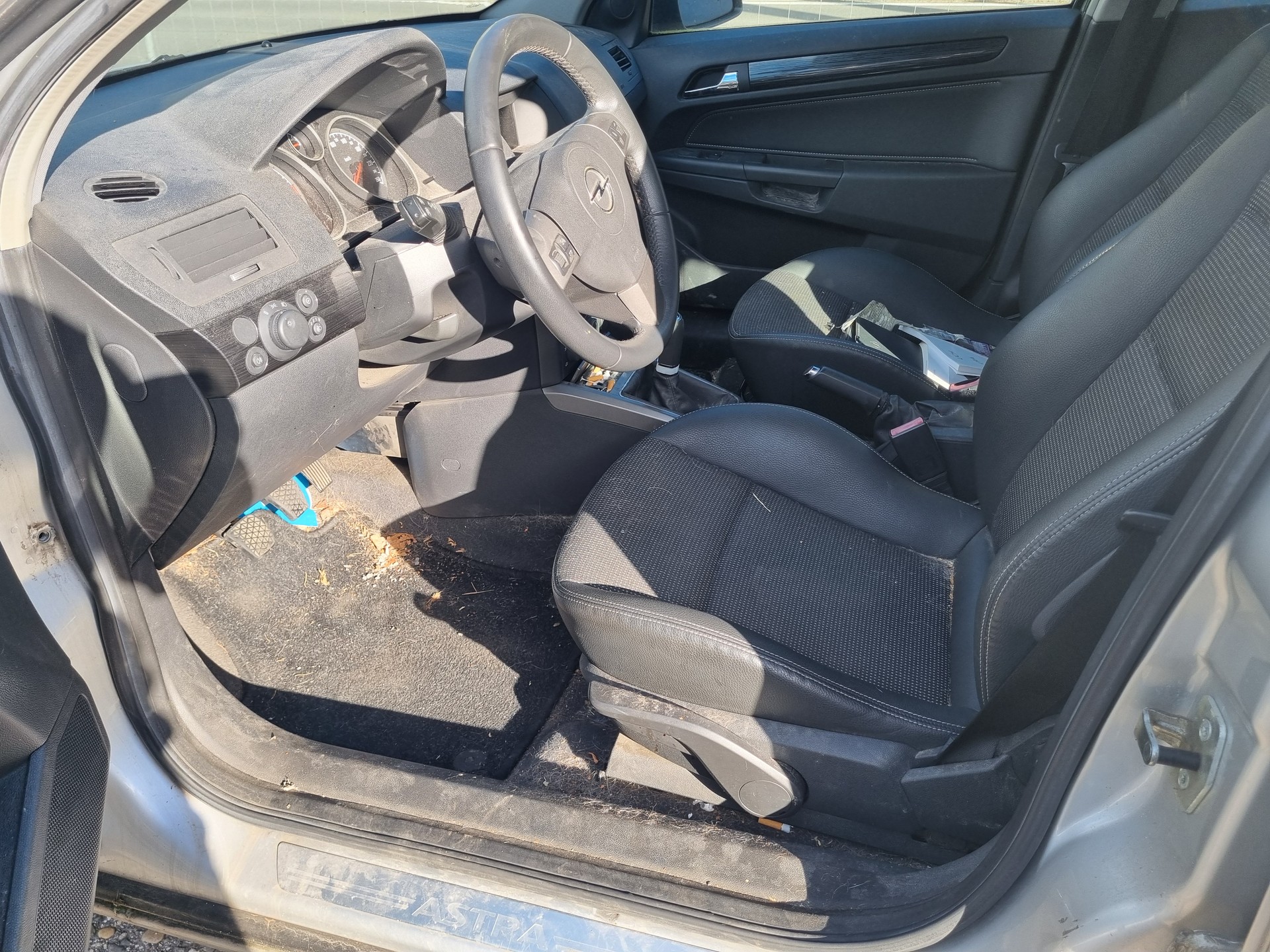 OPEL Astra 1.8i 16V Sport-image-9