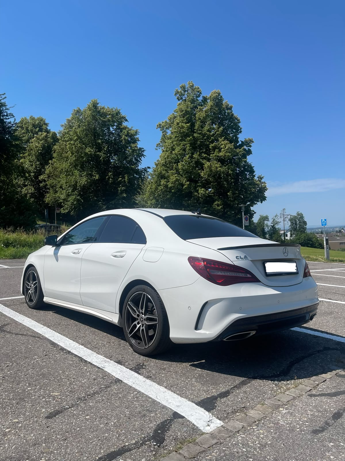 MERCEDES-BENZ CLA 200 AMG Line-image-2