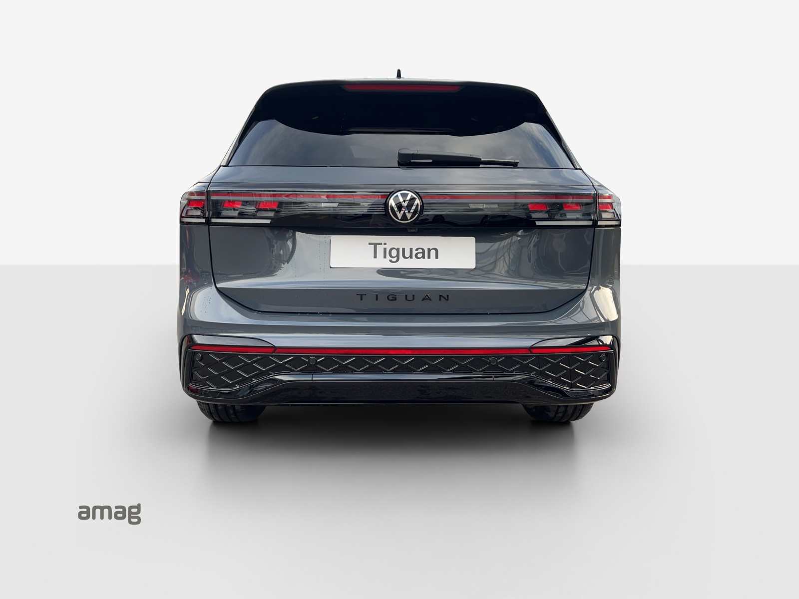 VW Tiguan 2.0 TSI DSG R-Line 4Motion-image-3