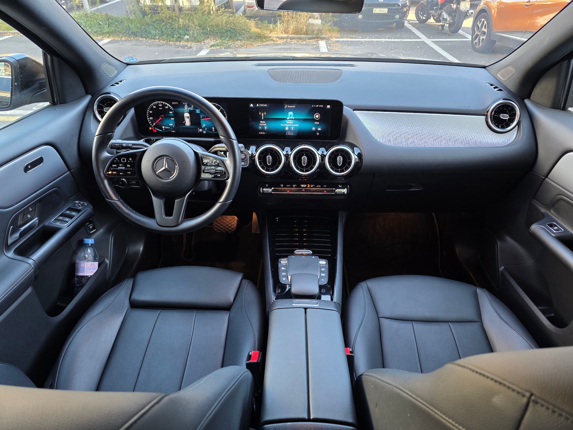 MERCEDES-BENZ GLA 200d 8G-DCT-image-6