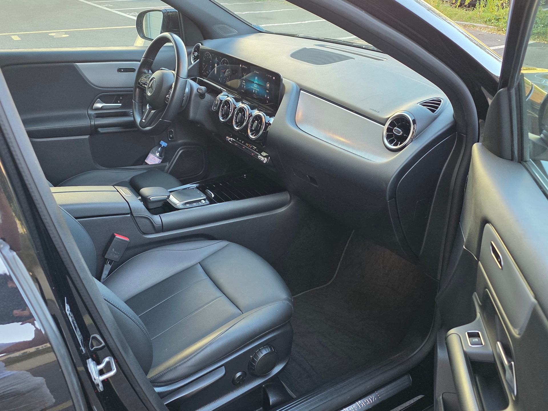 MERCEDES-BENZ GLA 200d 8G-DCT-image-10