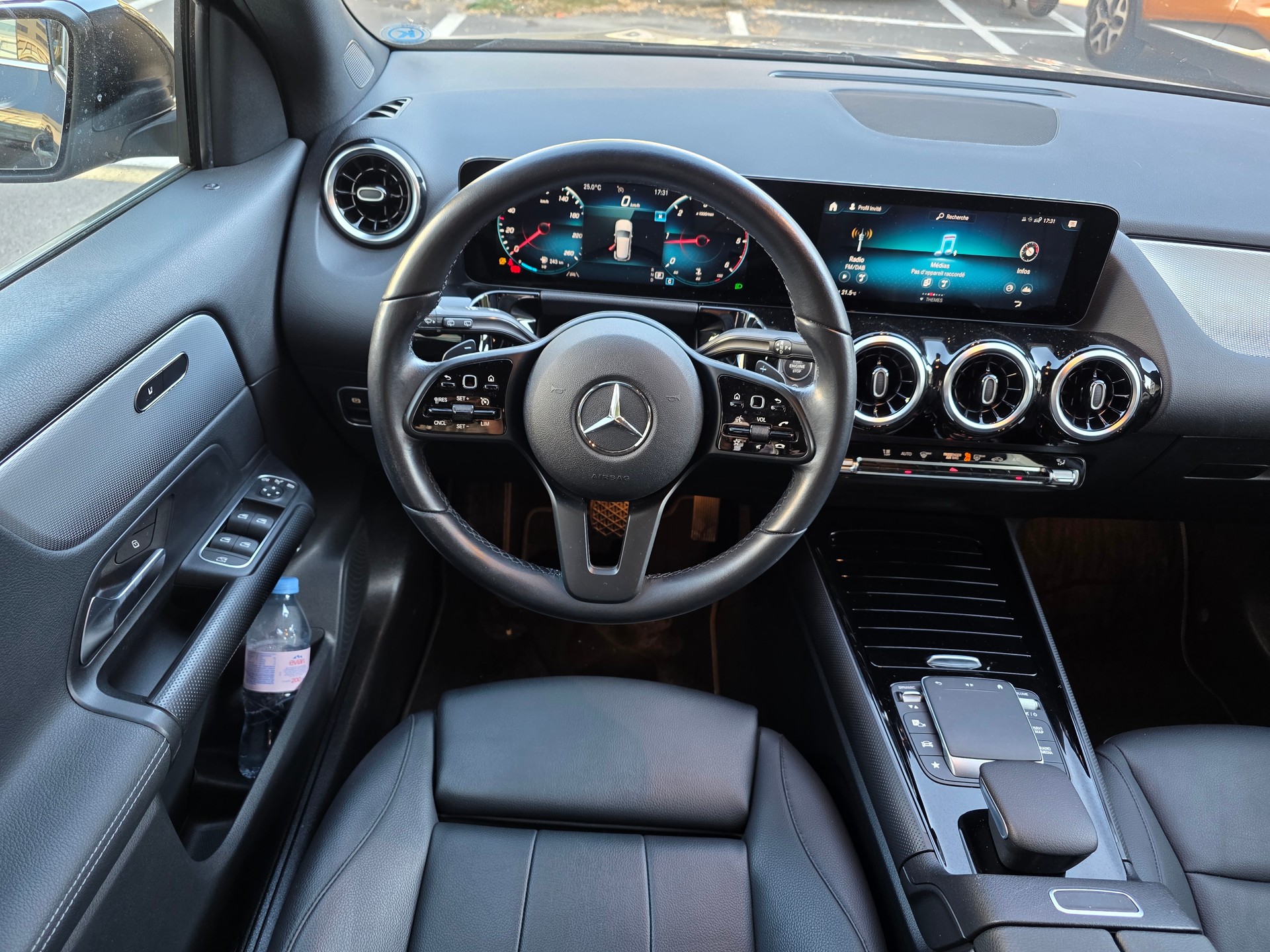 MERCEDES-BENZ GLA 200d 8G-DCT-image-5