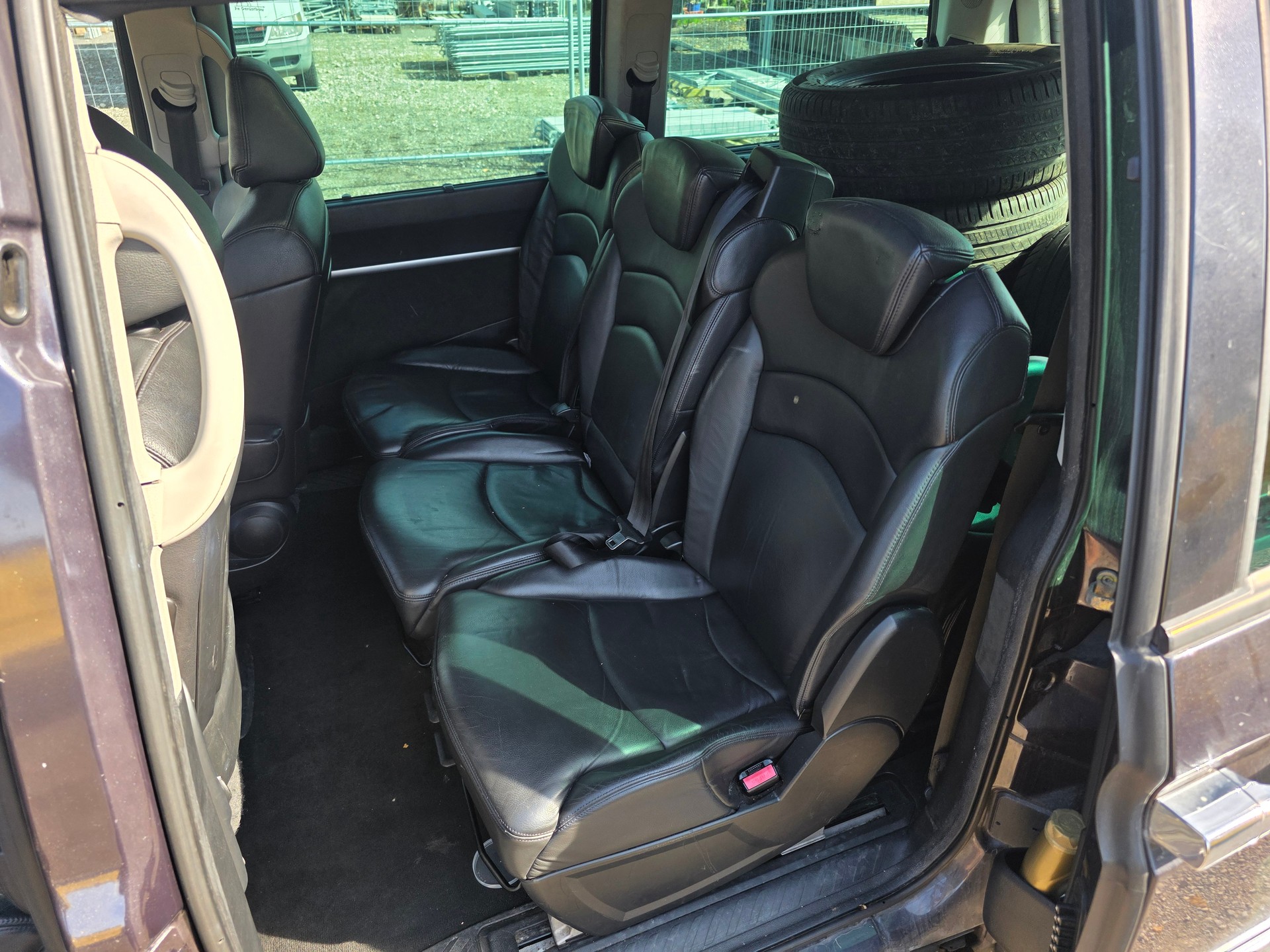 PEUGEOT 807 2.2 16V HDi Black & Silver-image-8