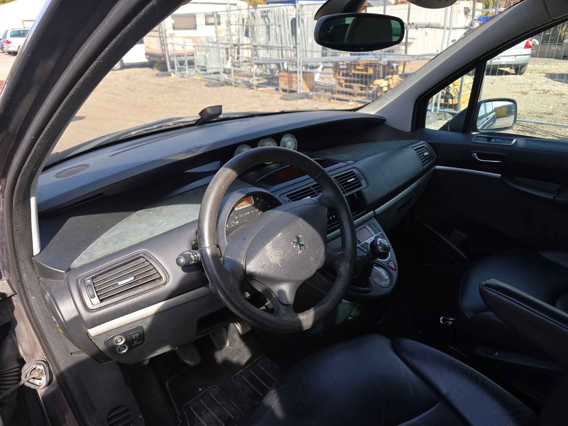 PEUGEOT 807 2.2 16V HDi Black & Silver-image-6