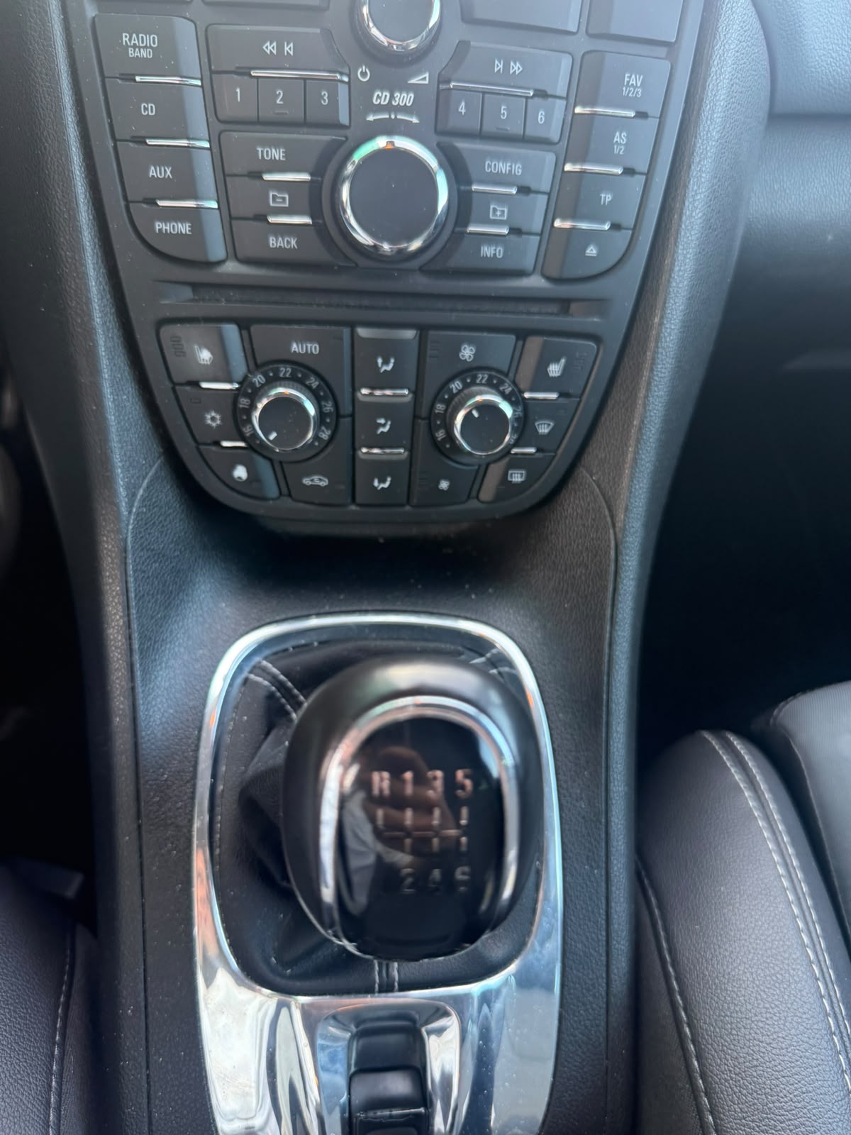 OPEL Meriva 1.4 Turbo Enjoy-image-10
