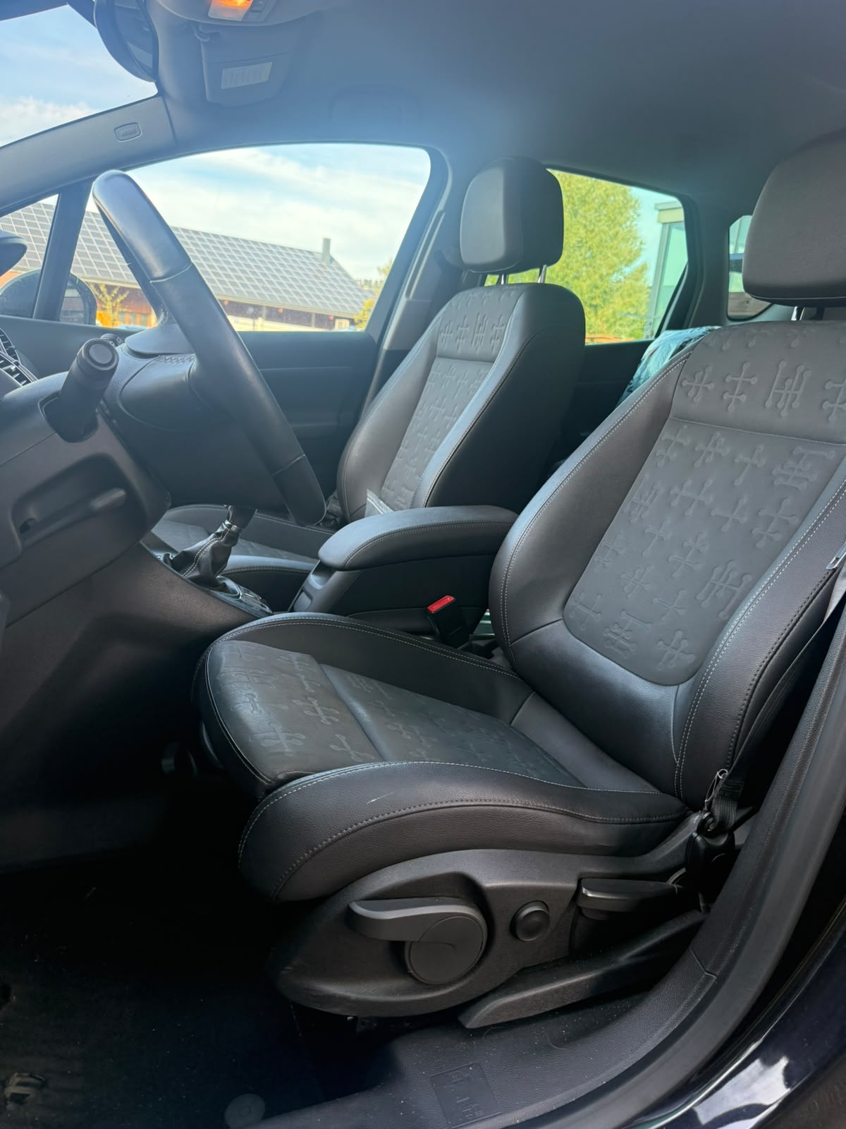 OPEL Meriva 1.4 Turbo Enjoy-image-9