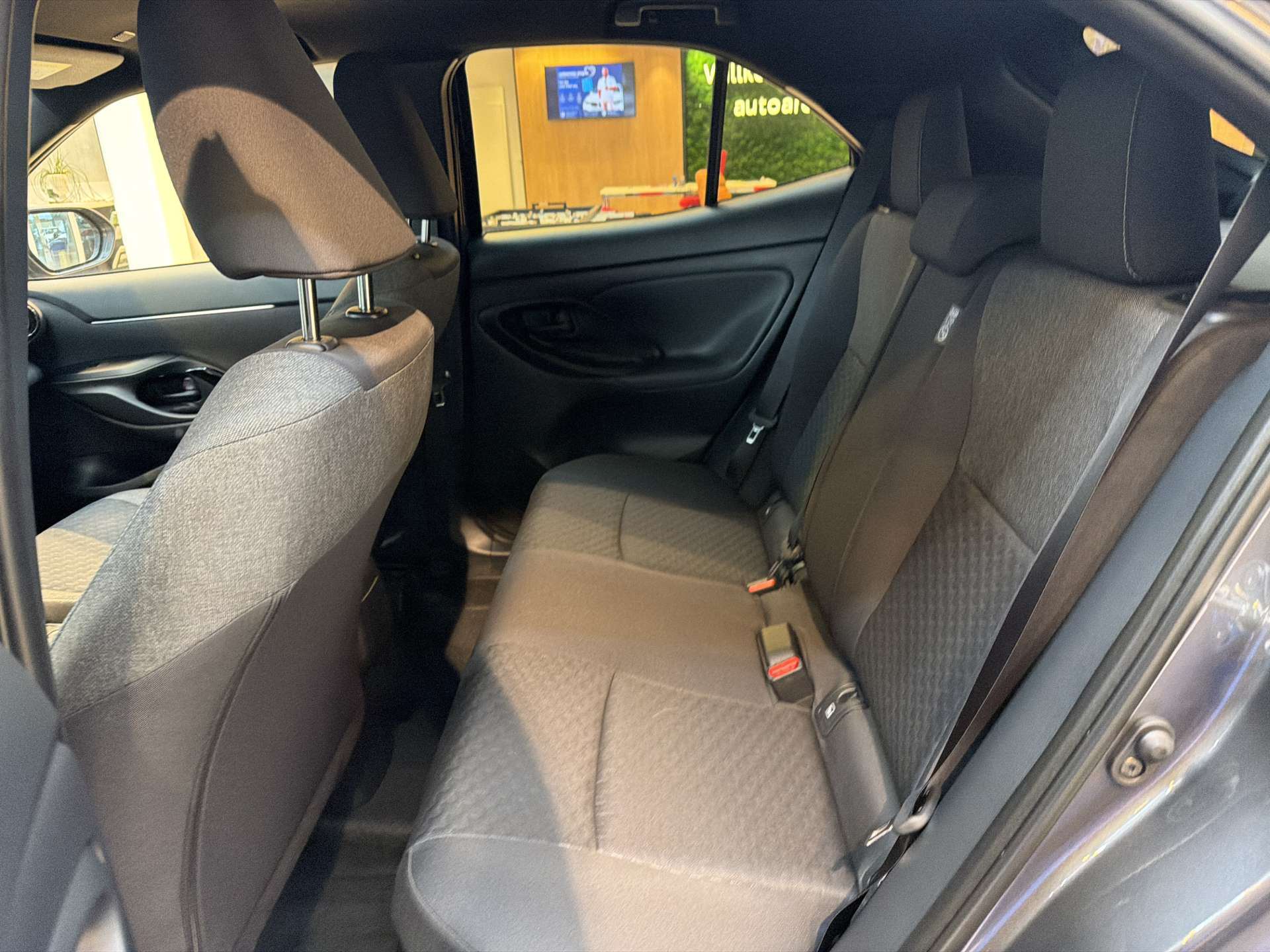 TOYOTA Yaris Cross 1.5 Comfort e-CVT Automat-image-6