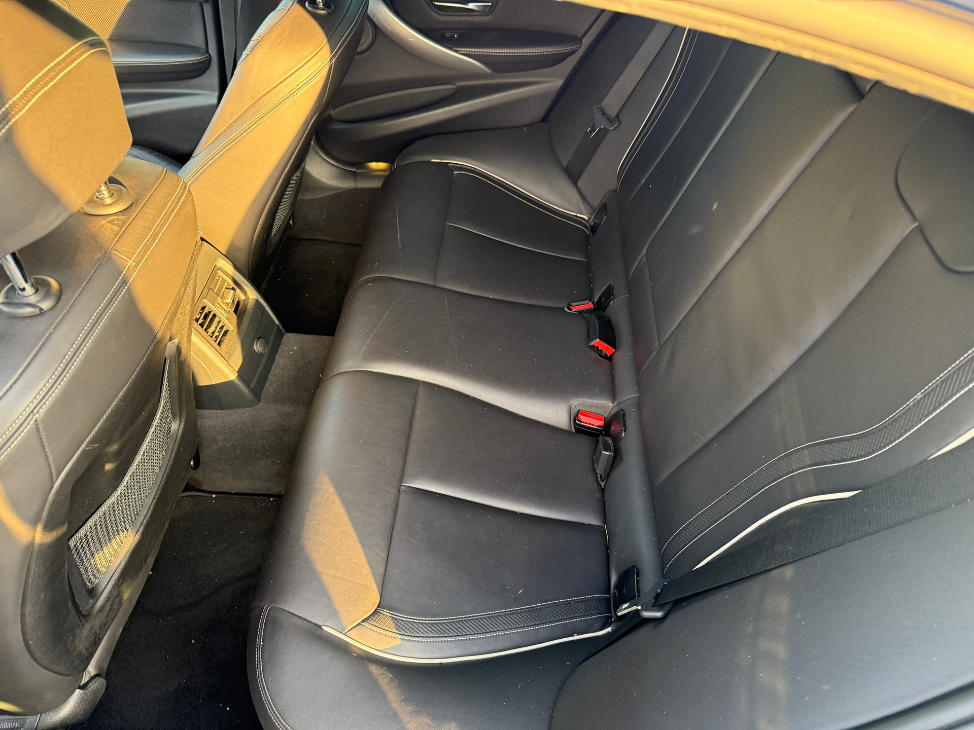 BMW 335i Modern Line Steptronic-image-12