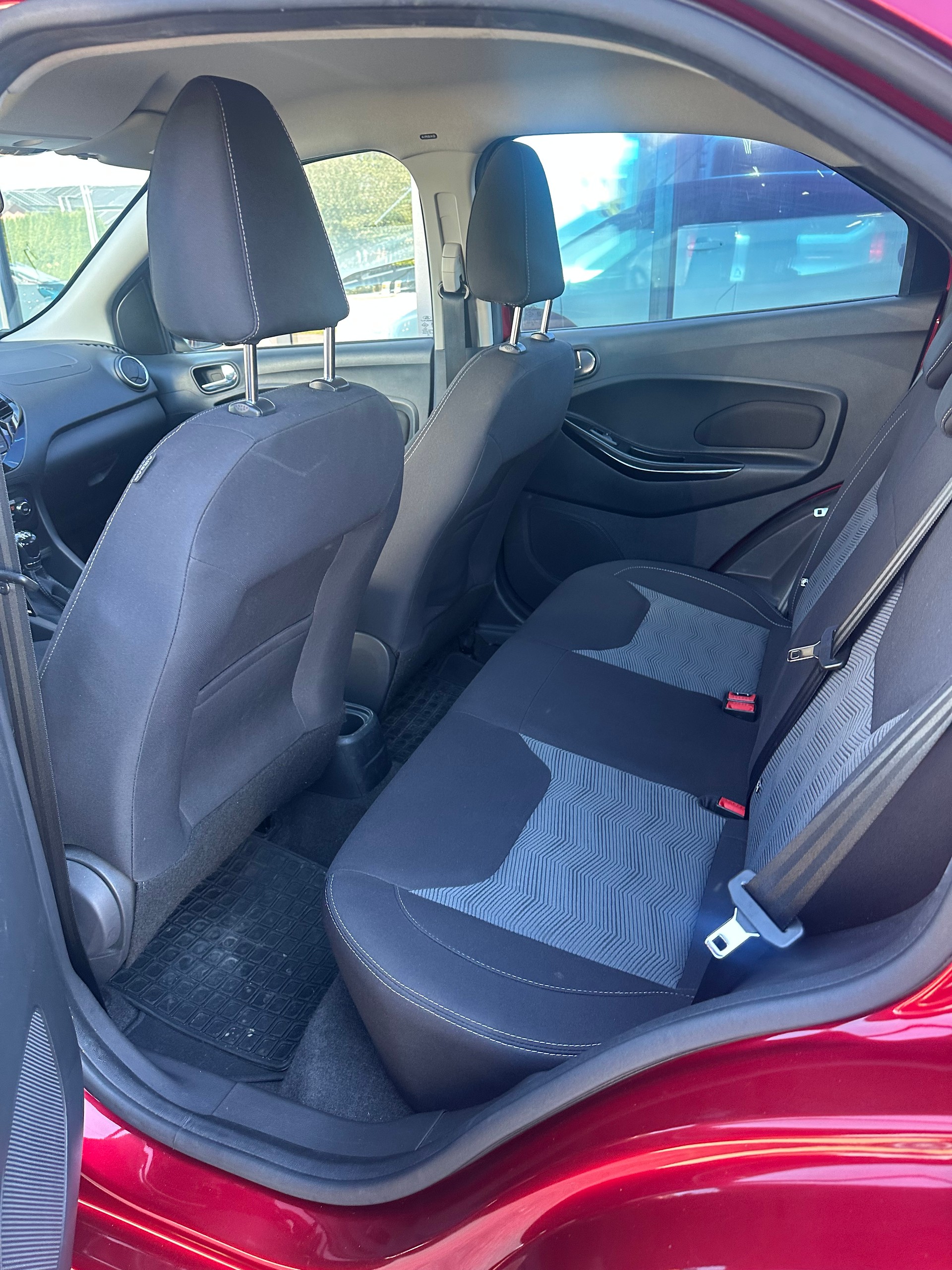 FORD Ka+ 1.2 Ti-VCT 85 Cool&Sound-image-10