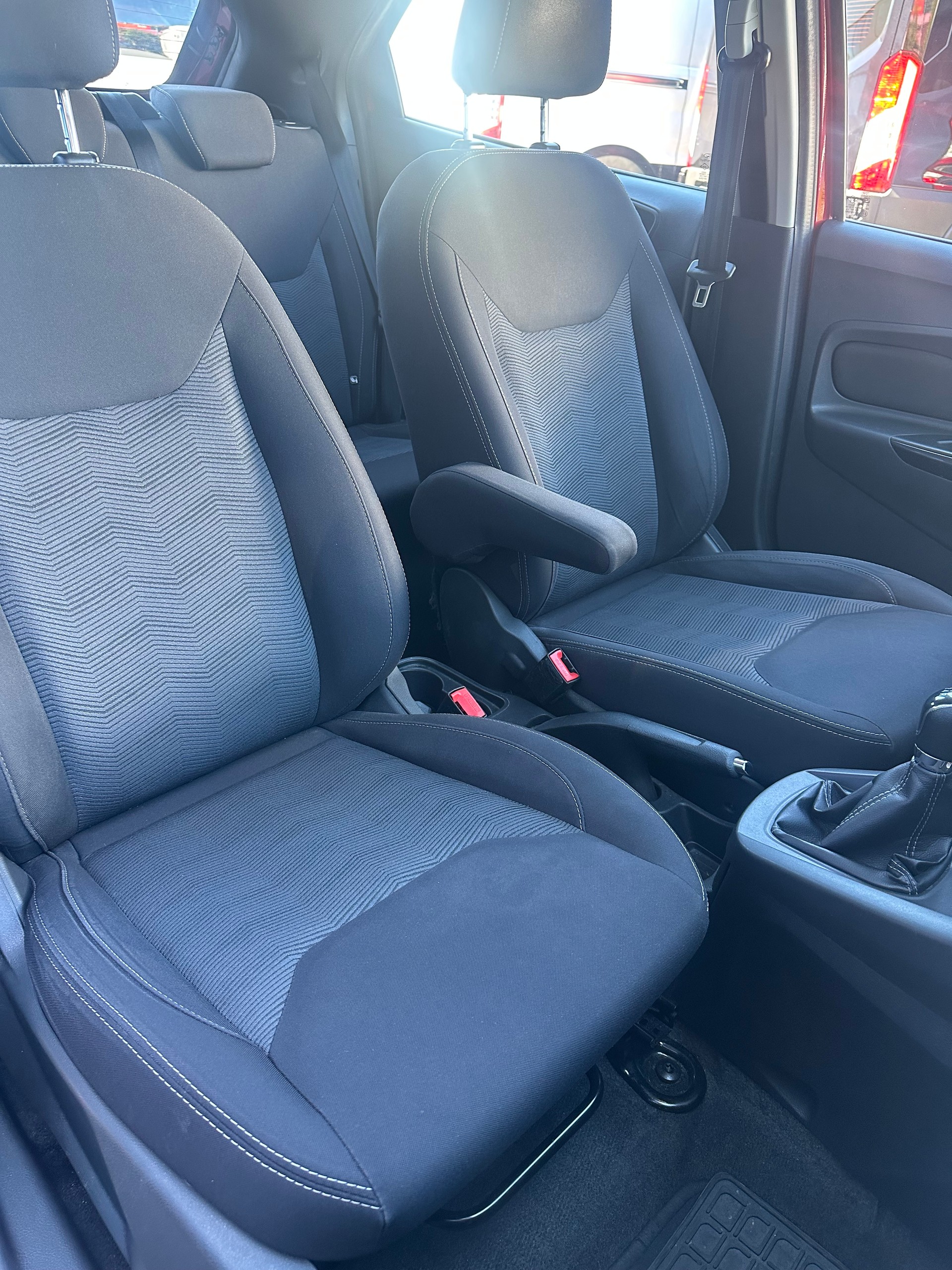 FORD Ka+ 1.2 Ti-VCT 85 Cool&Sound-image-13