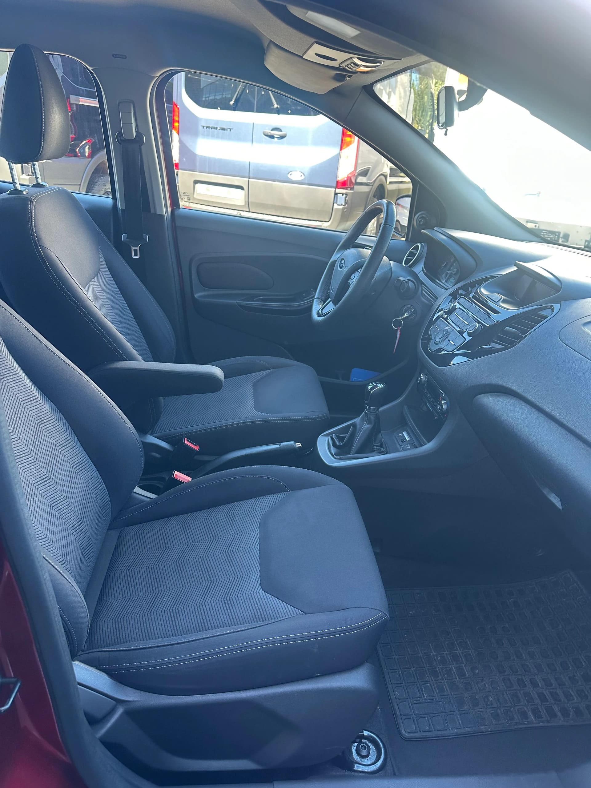 FORD Ka+ 1.2 Ti-VCT 85 Cool&Sound-image-11