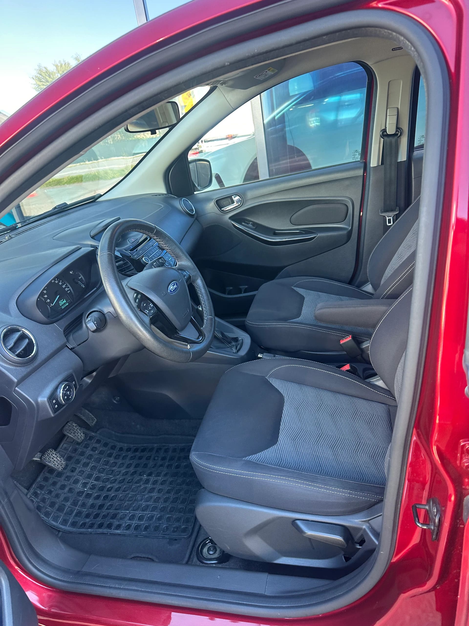 FORD Ka+ 1.2 Ti-VCT 85 Cool&Sound-image-8