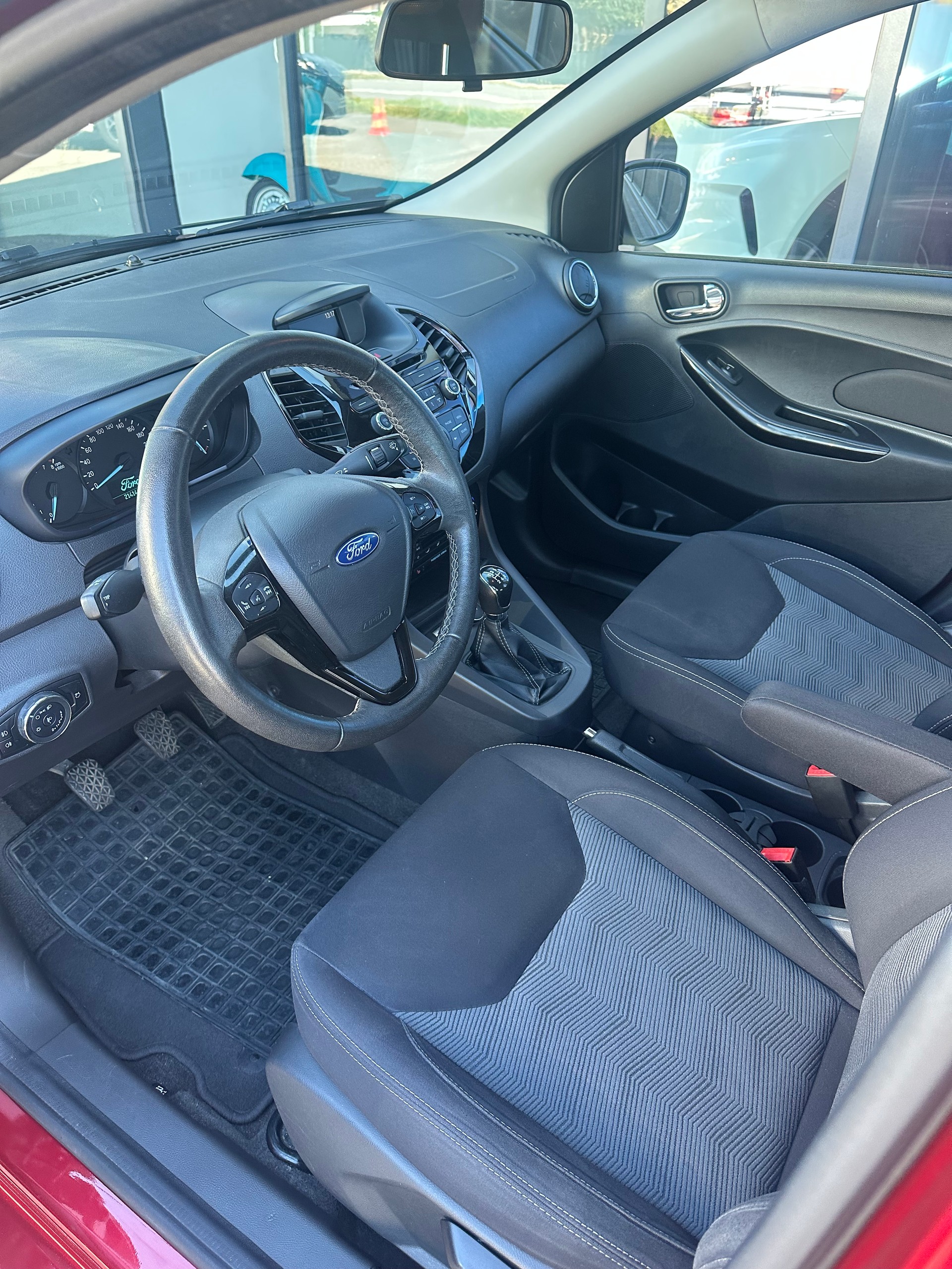 FORD Ka+ 1.2 Ti-VCT 85 Cool&Sound-image-8