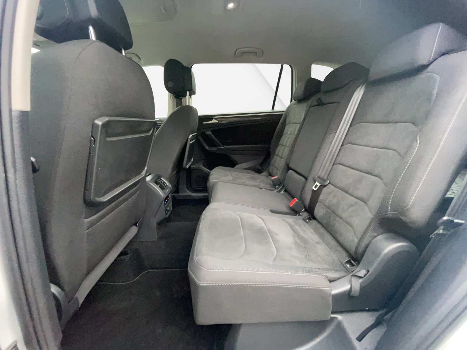 VW Tiguan Allspace 2.0 TSI Highline DSG-image-13