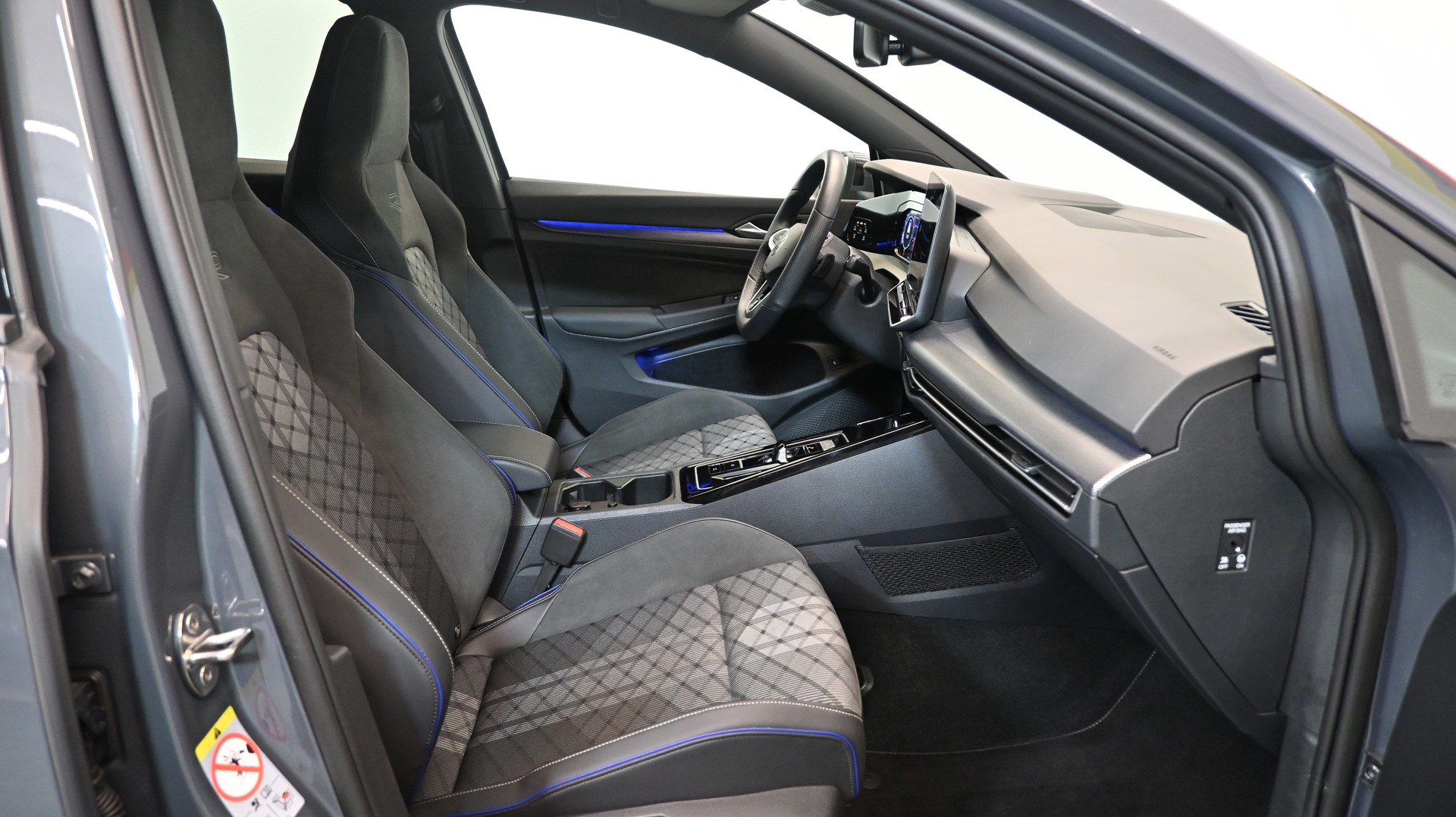VW Golf Variant 2.0 TSI R-Line DSG 4 Motion-image-3
