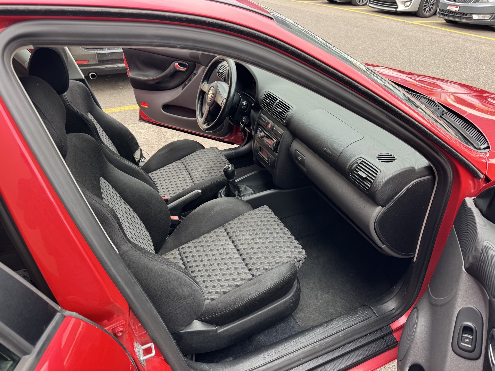 SEAT Leon 1.8 T Top Sport-image-12