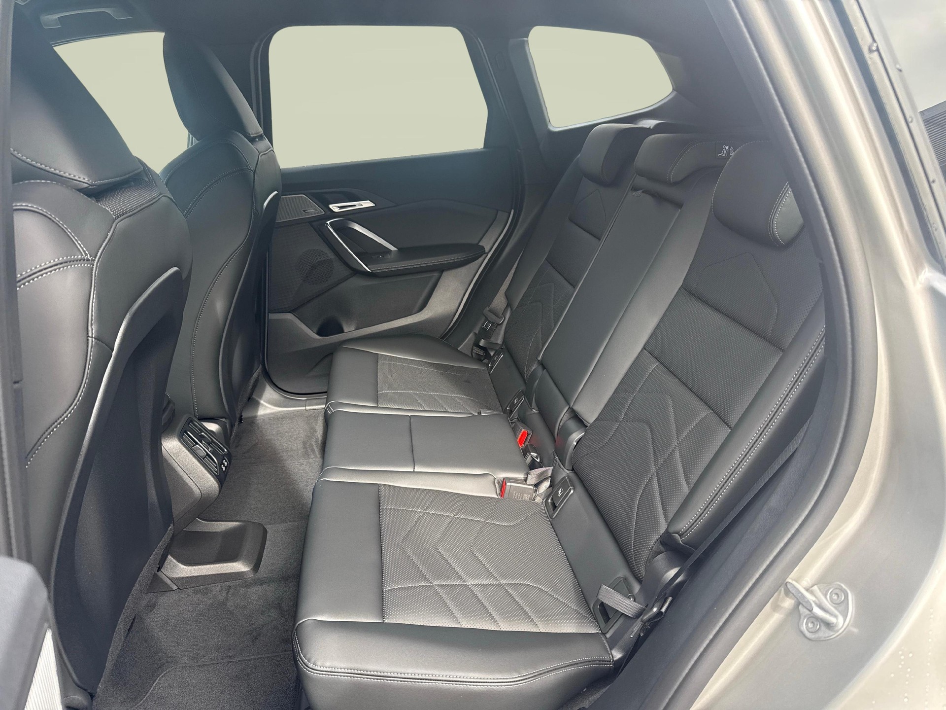BMW X1 U11 20i sDrive Kit Sport M-image-10