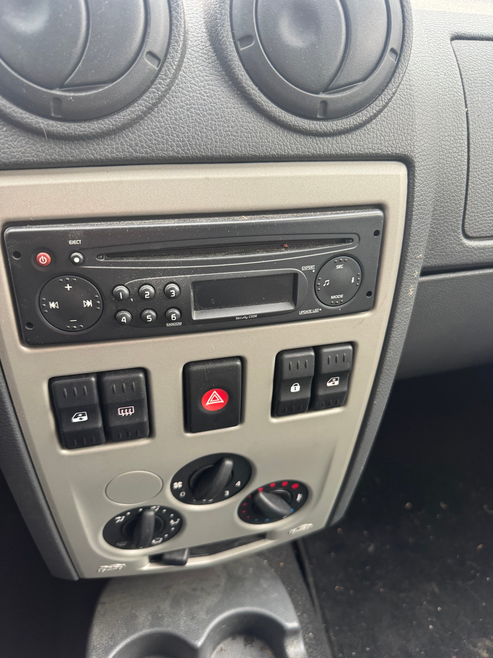 DACIA Logan 1.4-image-4