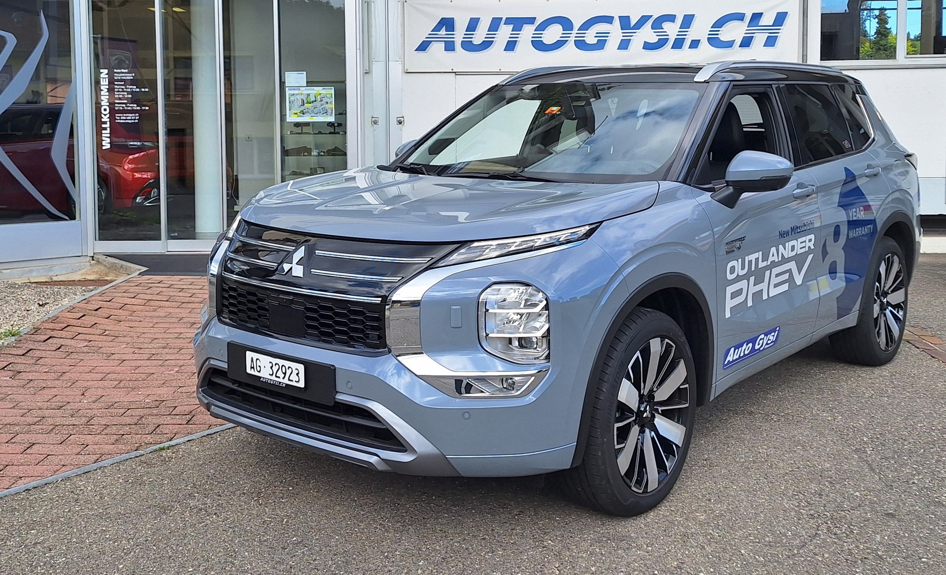 MITSUBISHI Outlander PHEV Instyle KMU Helvetia-image-9