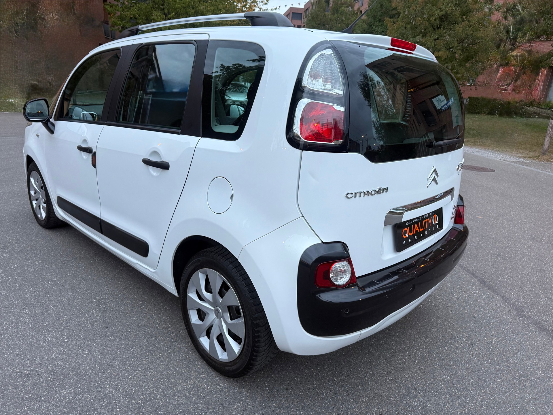 CITROEN C3 Picasso 1.6 HDi Exclusive-image-11