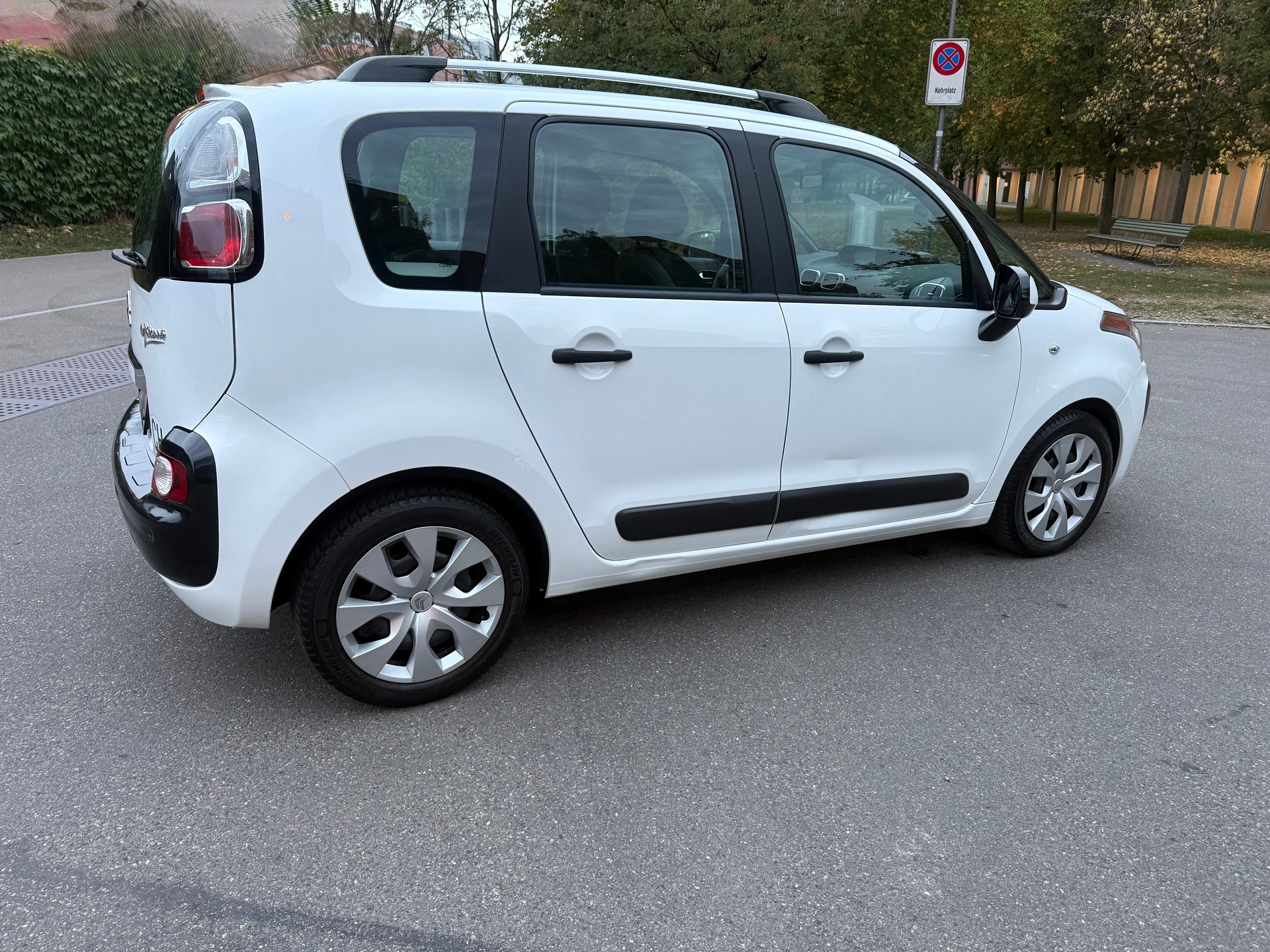 CITROEN C3 Picasso 1.6 HDi Exclusive-image-7