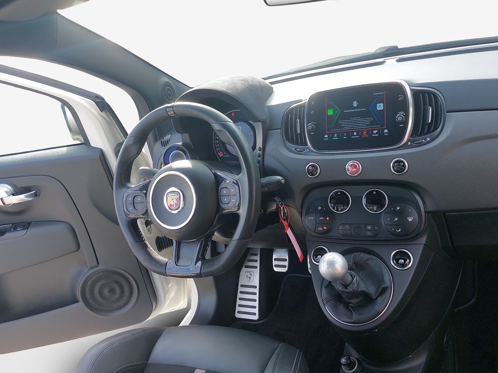 FIAT 695 1.4 16V Turbo Abarth 70 Anniversario-image-8